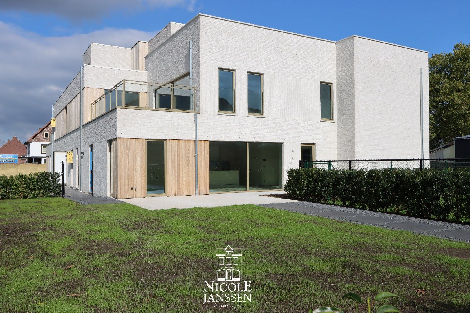 Gelijkvloers nieuwbouwappartement met tuintje en drie autostandplaatsen foto 14