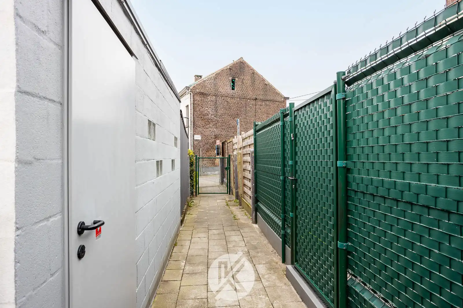 Instapklare rijwoning op gunstige ligging foto 21