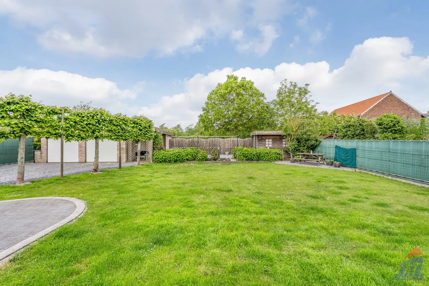 Instapklare open bebouwing met 4 slaapkamers, ruime tuin en dubbele garage in het groene Sint-Truiden foto 21