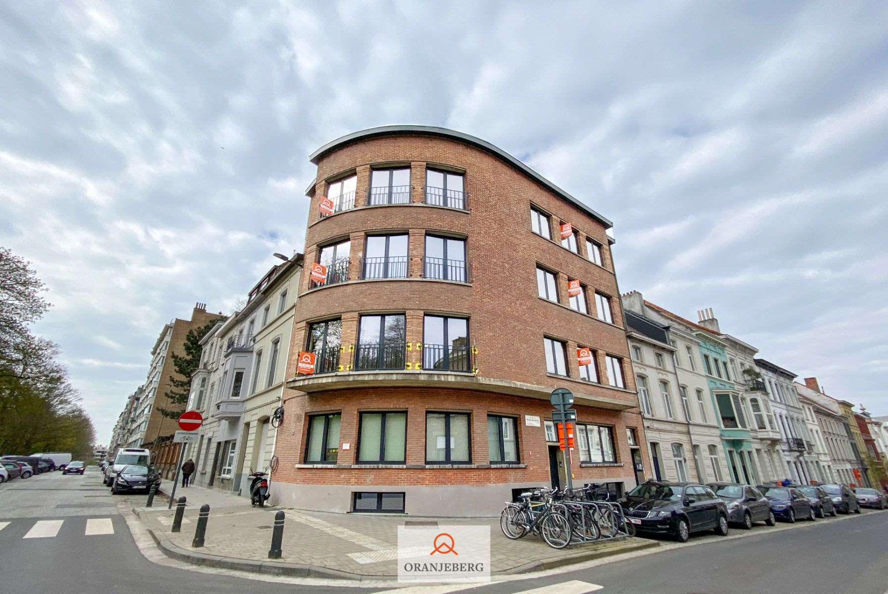 Gerenoveerd ruim duplex appartement met 2 slpk's foto 37