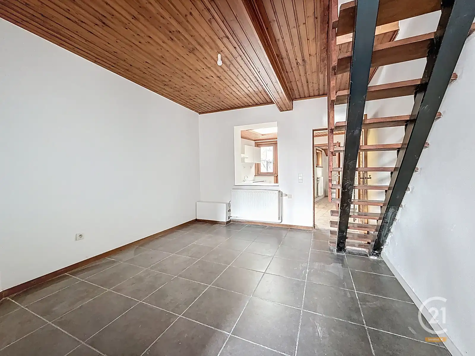 Hoofdfoto van de publicatie: 2 slks - instapklaar met terras/koer