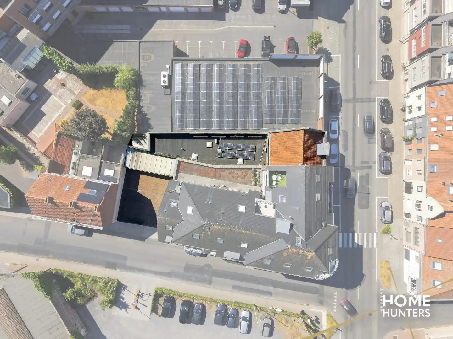Veelzijdige handelswoning met tal van mogelijkheden op commerciële locatie in Roeselare! foto 24