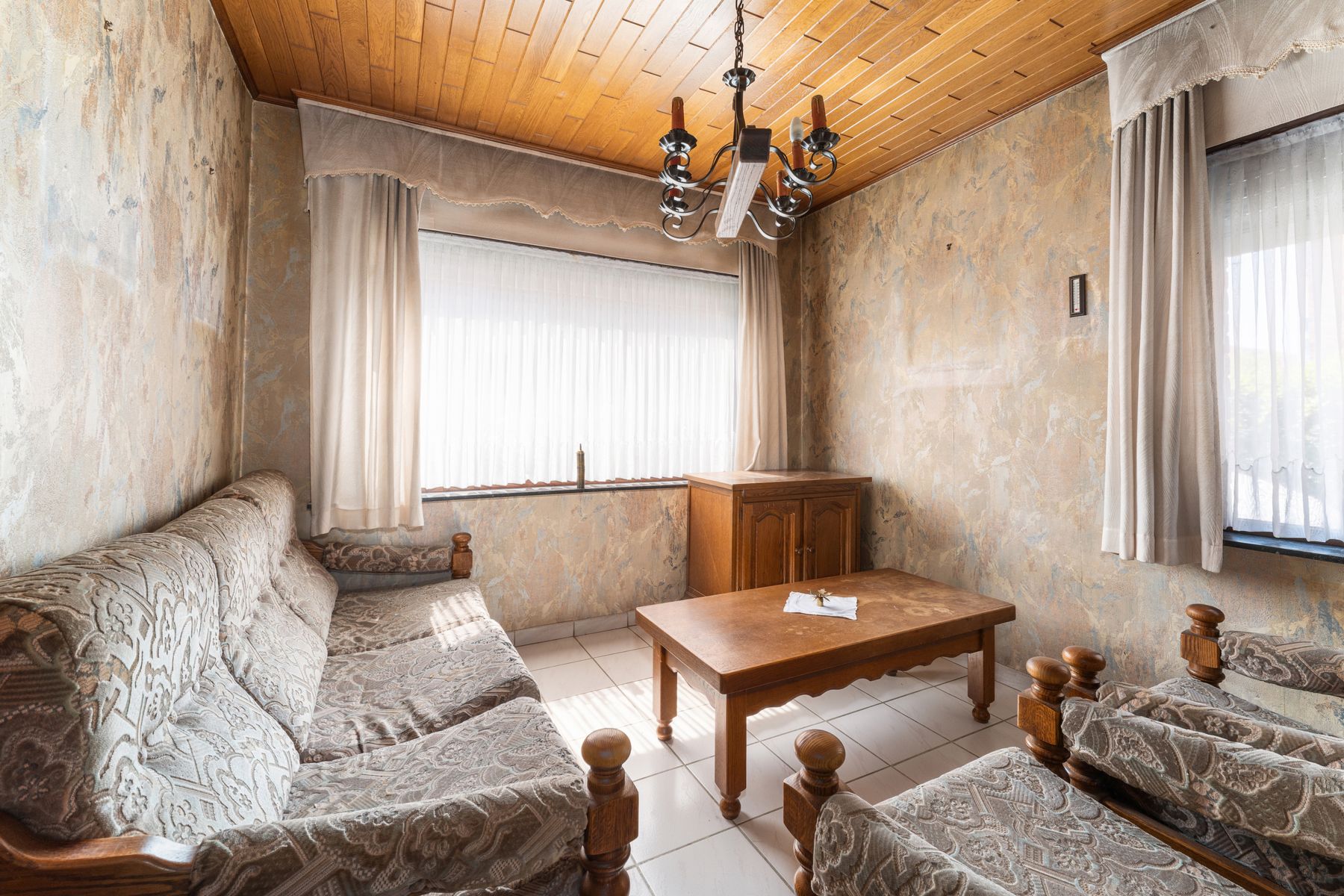 Op te knappen woning met tuin en garage foto 5