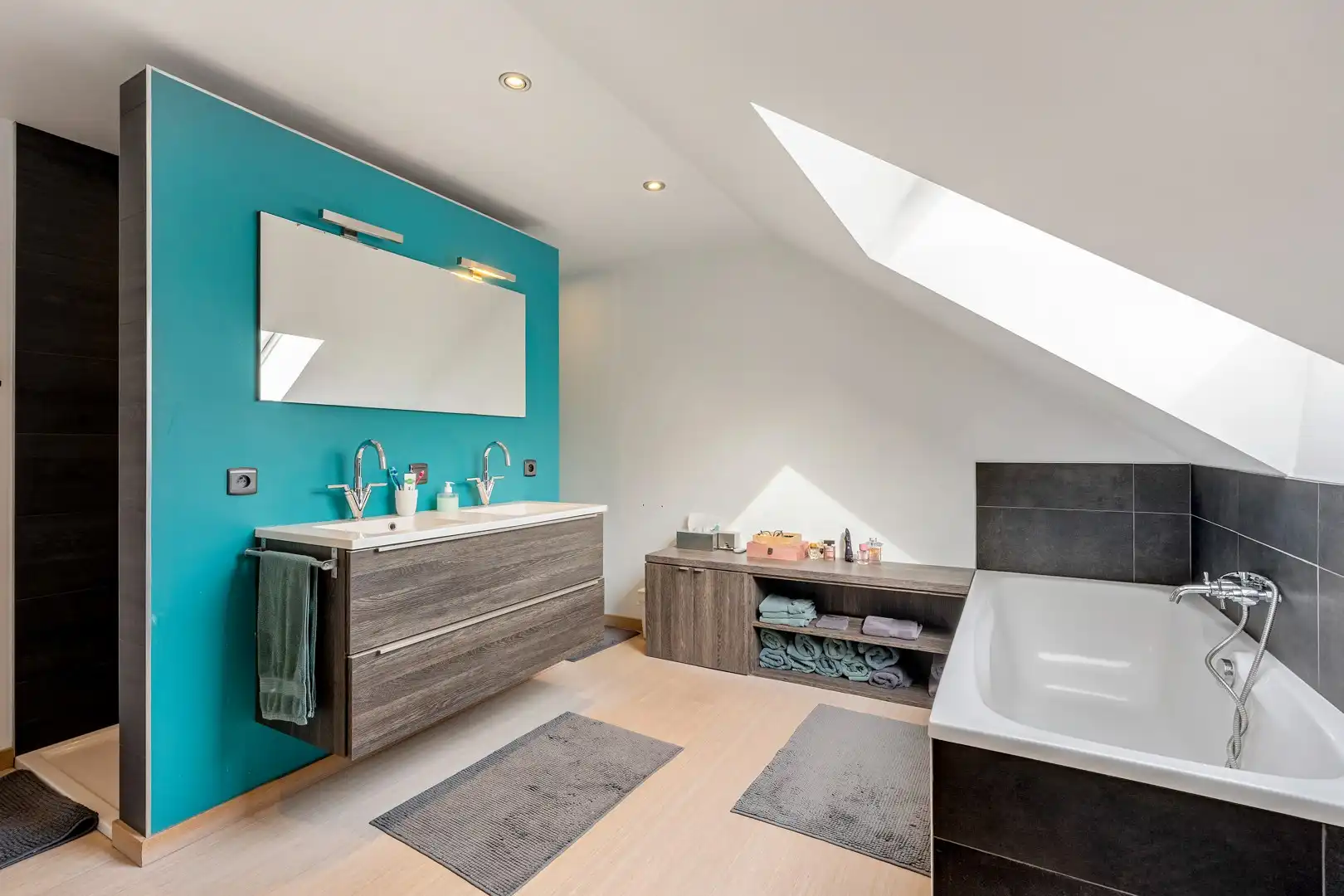 Charmante vrijstaande woning met ruime tuin in de Rozenstraat foto 9