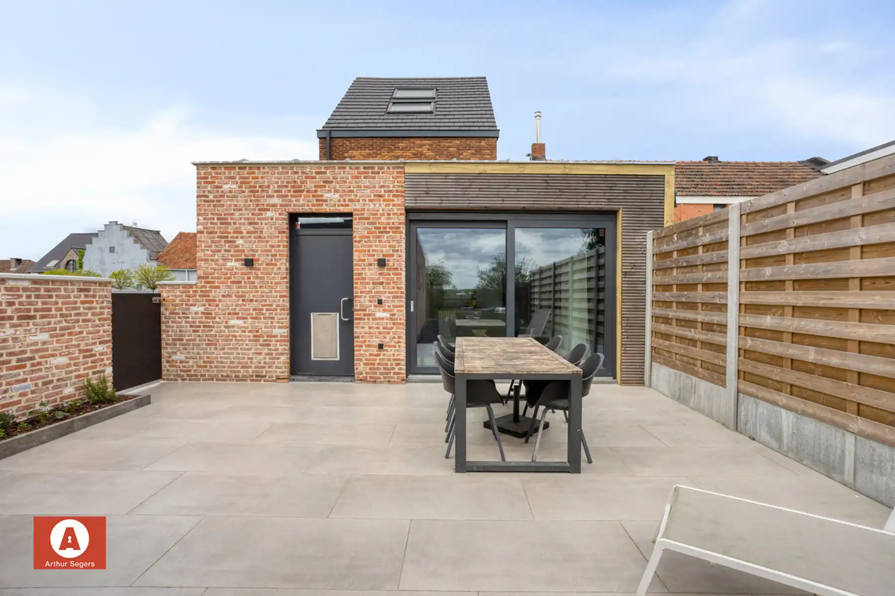 Energiezuinige gezinswoning mét atelier (40 m²) in Peizegem. foto 3