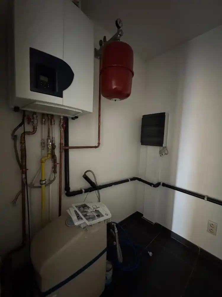 Exclusief ruim penthouse/loft in hartje Hasselt foto 14