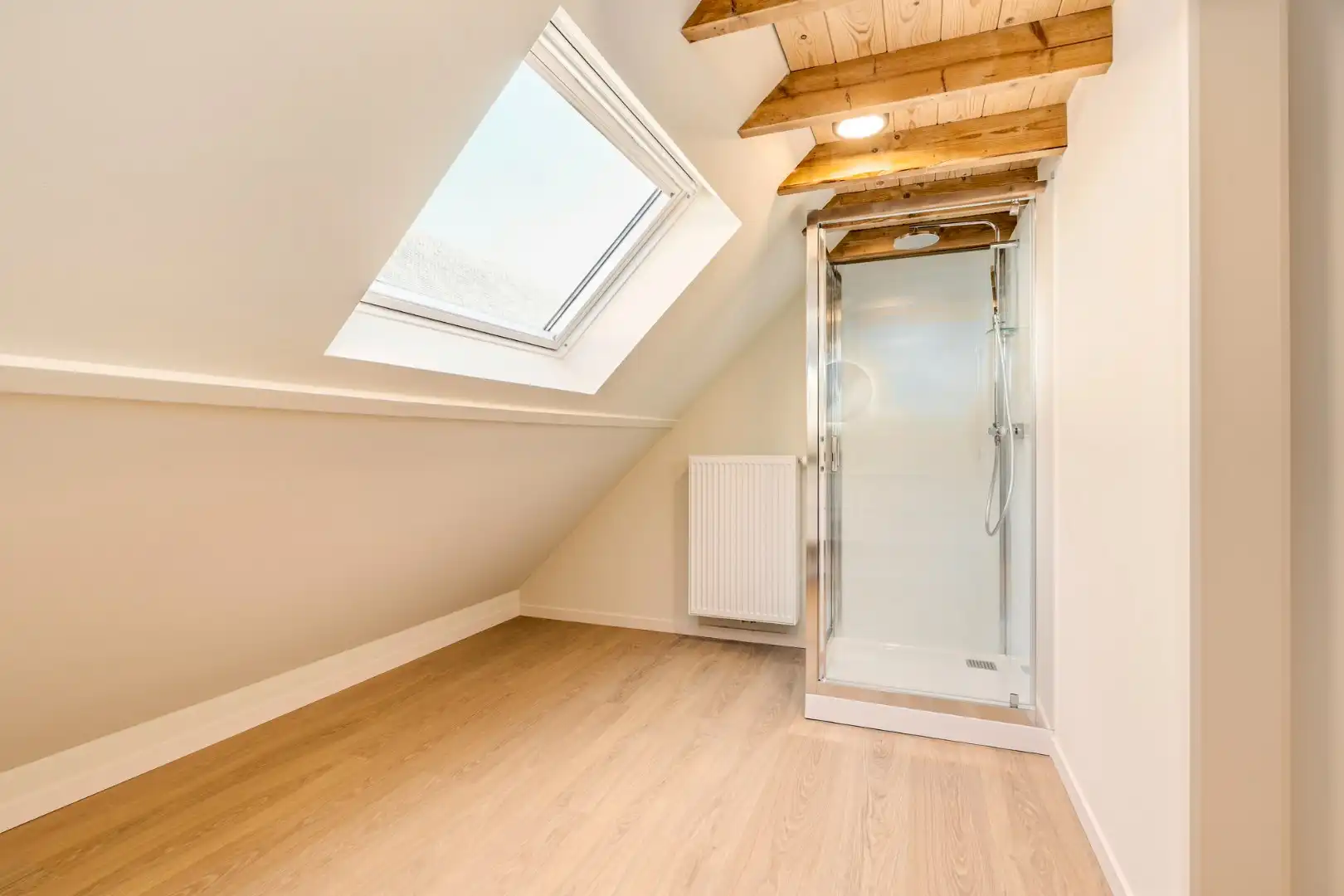 Energiezuinige gerenoveerde rijwoning - centrum Brugge foto 8