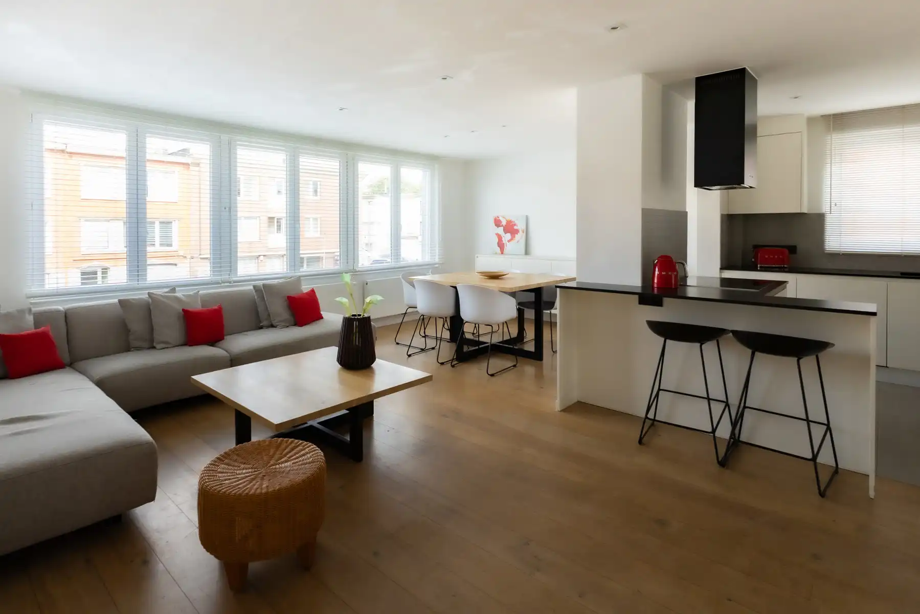 Volledig gerenoveerd appartement met 2 slaapkamers en terras foto 5