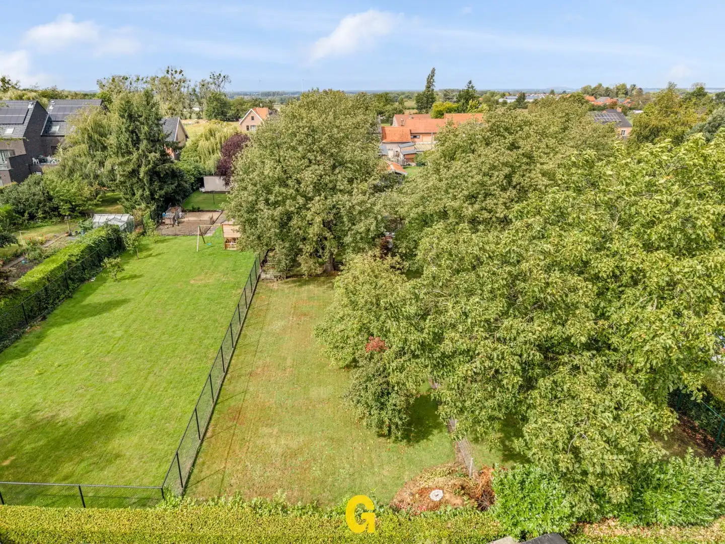 *** IN OPTIE *** Te renoveren halfvrijstaande woning met 3 slaapkamers en bijzonder ruime tuin op 14a 39ca foto 7