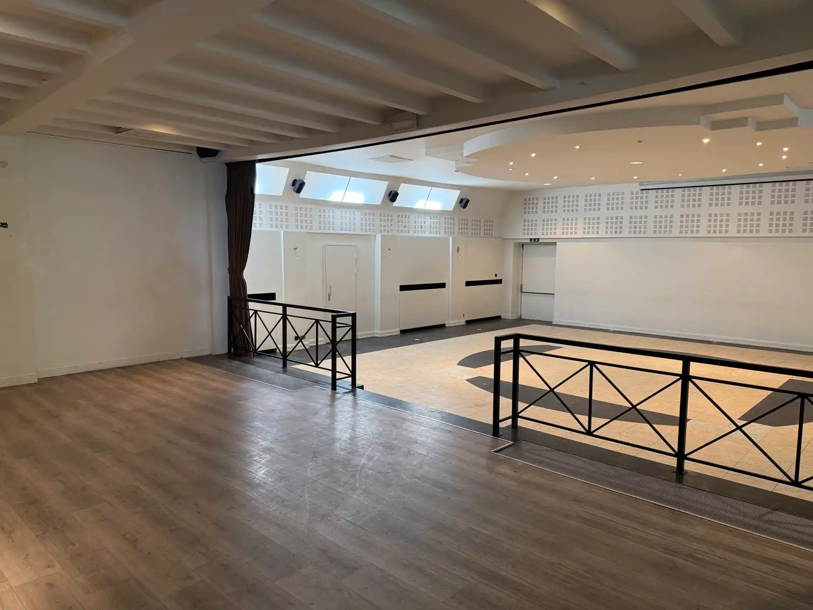 Projectgrond (vroegere feestzaal met woonst en parking) foto 26