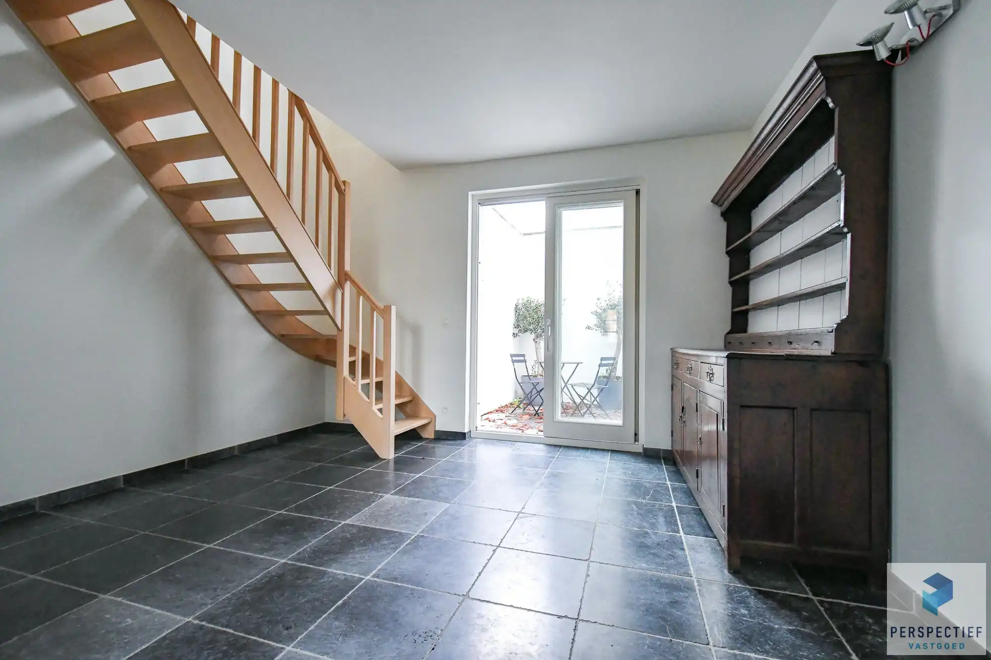 BEZOEKMOMENT VRIJDAG 13/02 VAN 16U30 TOT 18U | Hoogwaardig gerenoveerde stadswoning met prachtig zicht op de Coupure haven foto 6