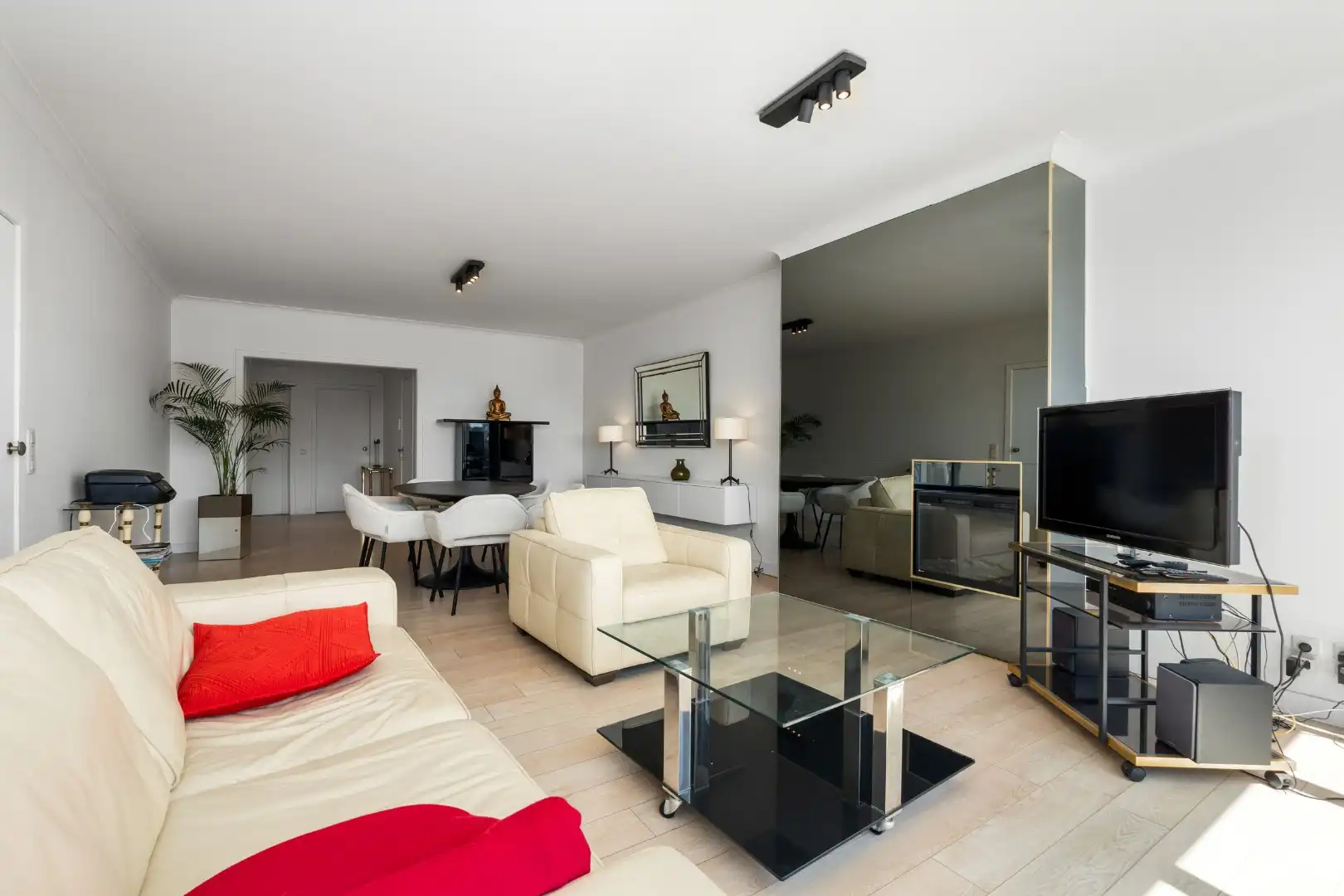 Ruim 2-slaapkamerappartement van 113 m² met open zicht op het Wapenplein – absolute topligging - gunstig EPC! in hartje Oostende foto 5
