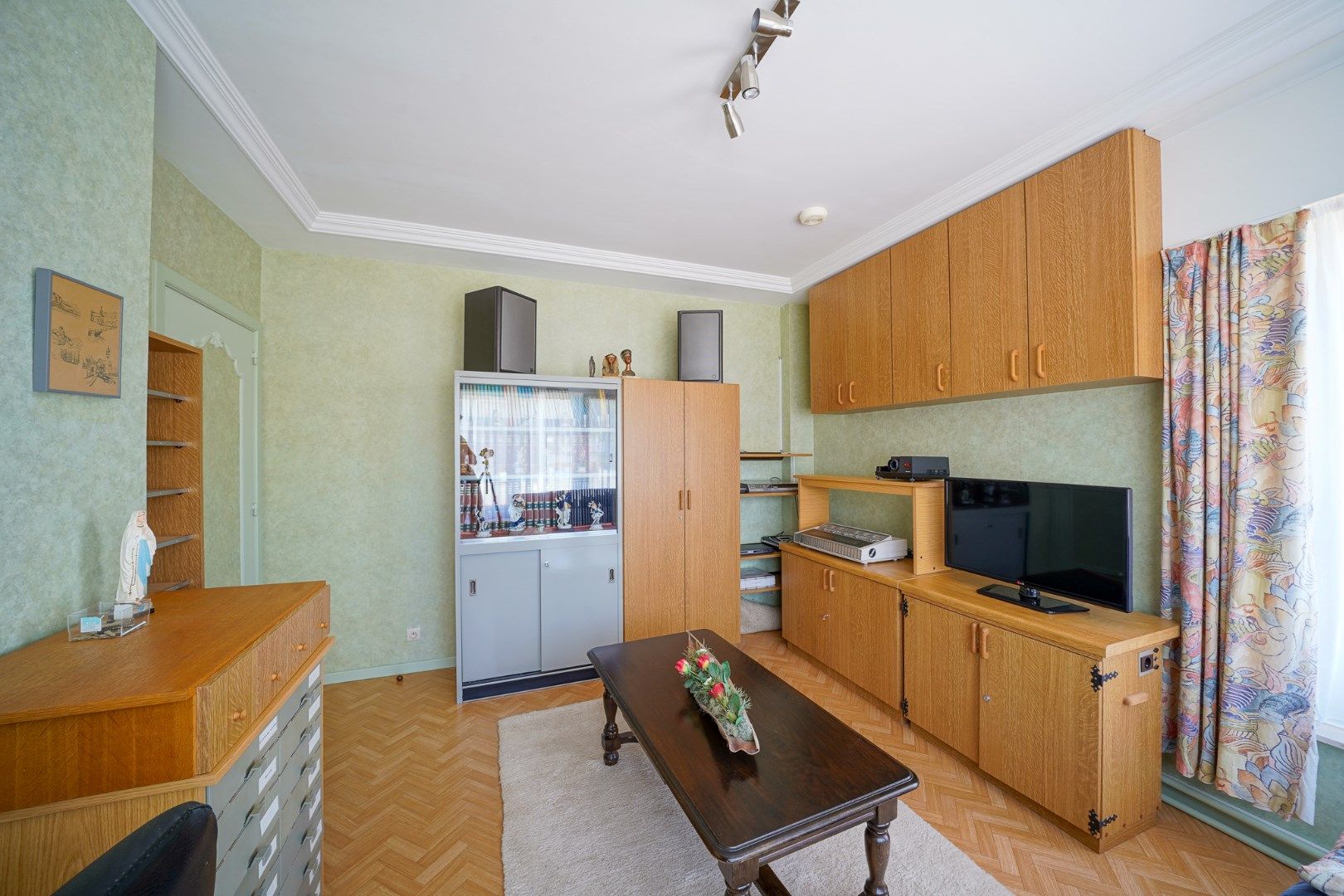Halfopen woning met garage en zonnig terras te Mariakerke foto 16