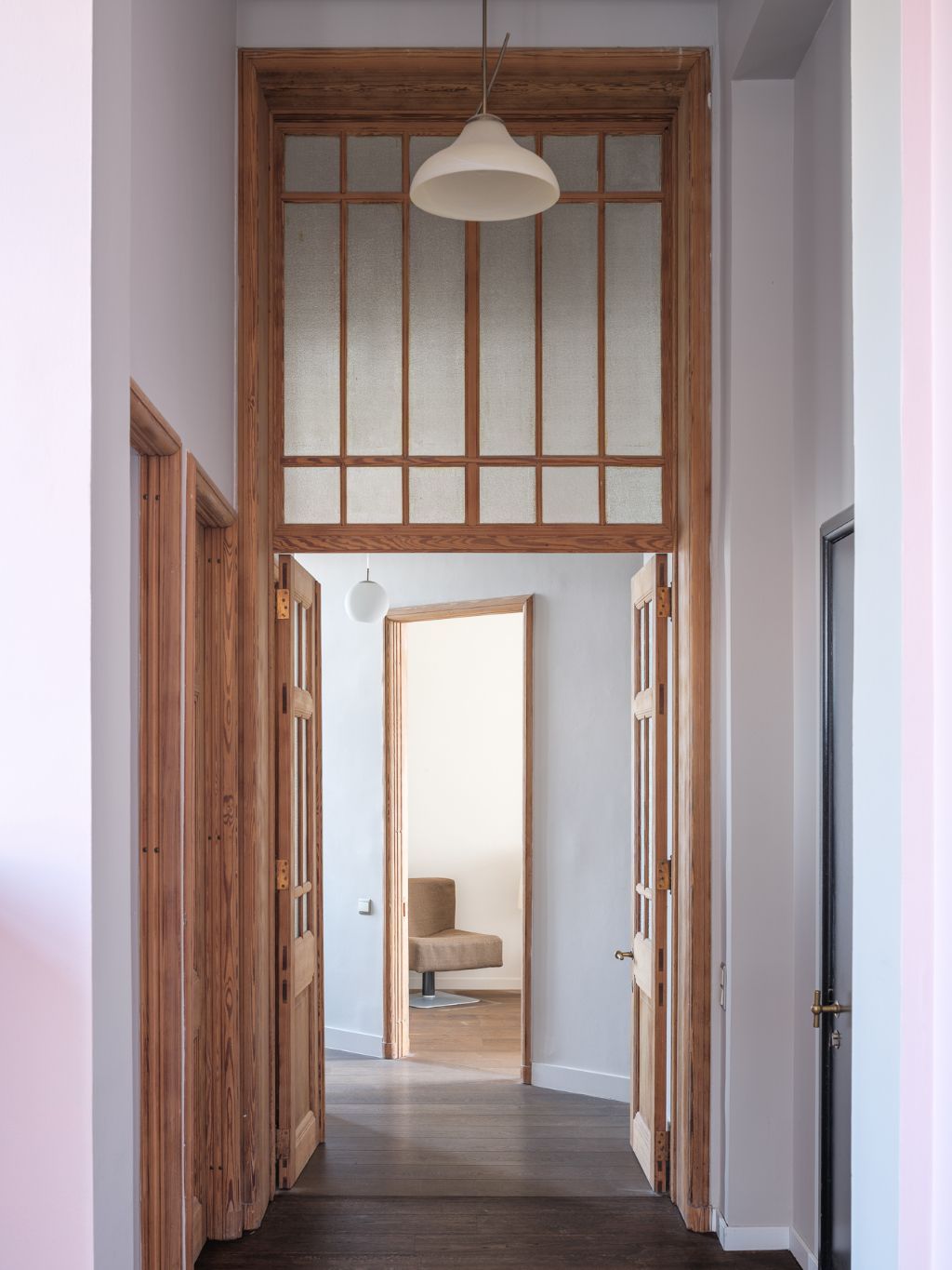 Omgeving Kouter – Grandeur, volume & toplocatie. Bijzonder ruim en karaktervol 3-slaapkamer appartement in het hart van Gent. foto 11