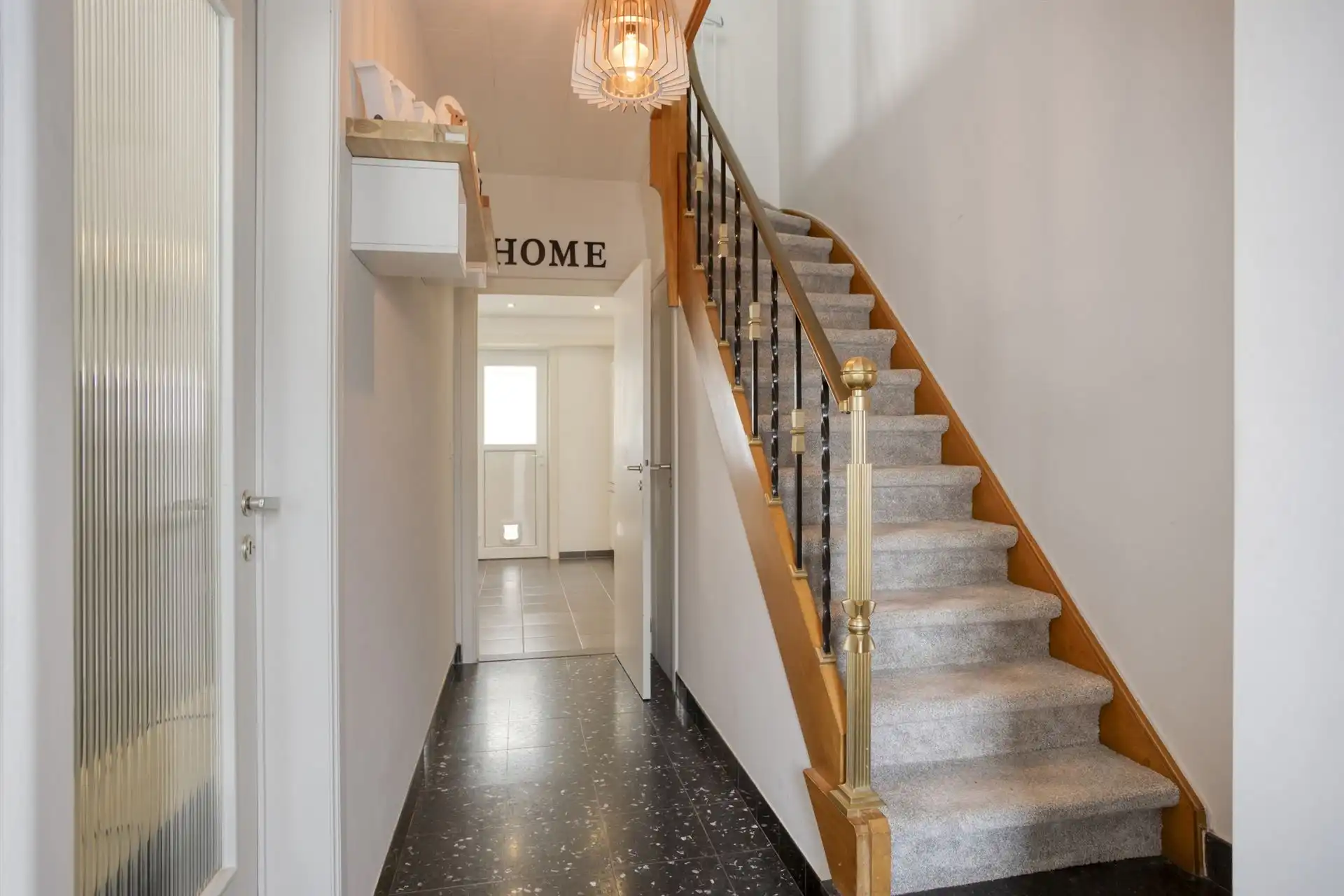 Halfopen bebouwing met 2 (mog. 3) slaapkamers en garage.  foto 9