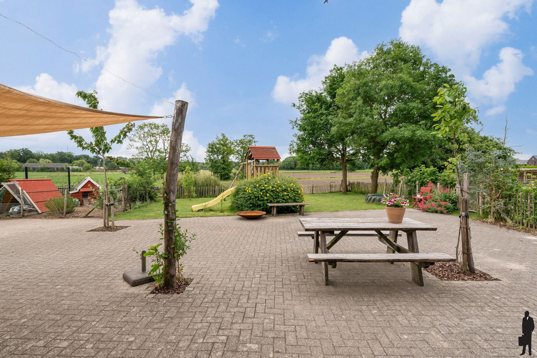 Woning met 4 slks en grote schuur op perceel van ca. 1026m² foto 21