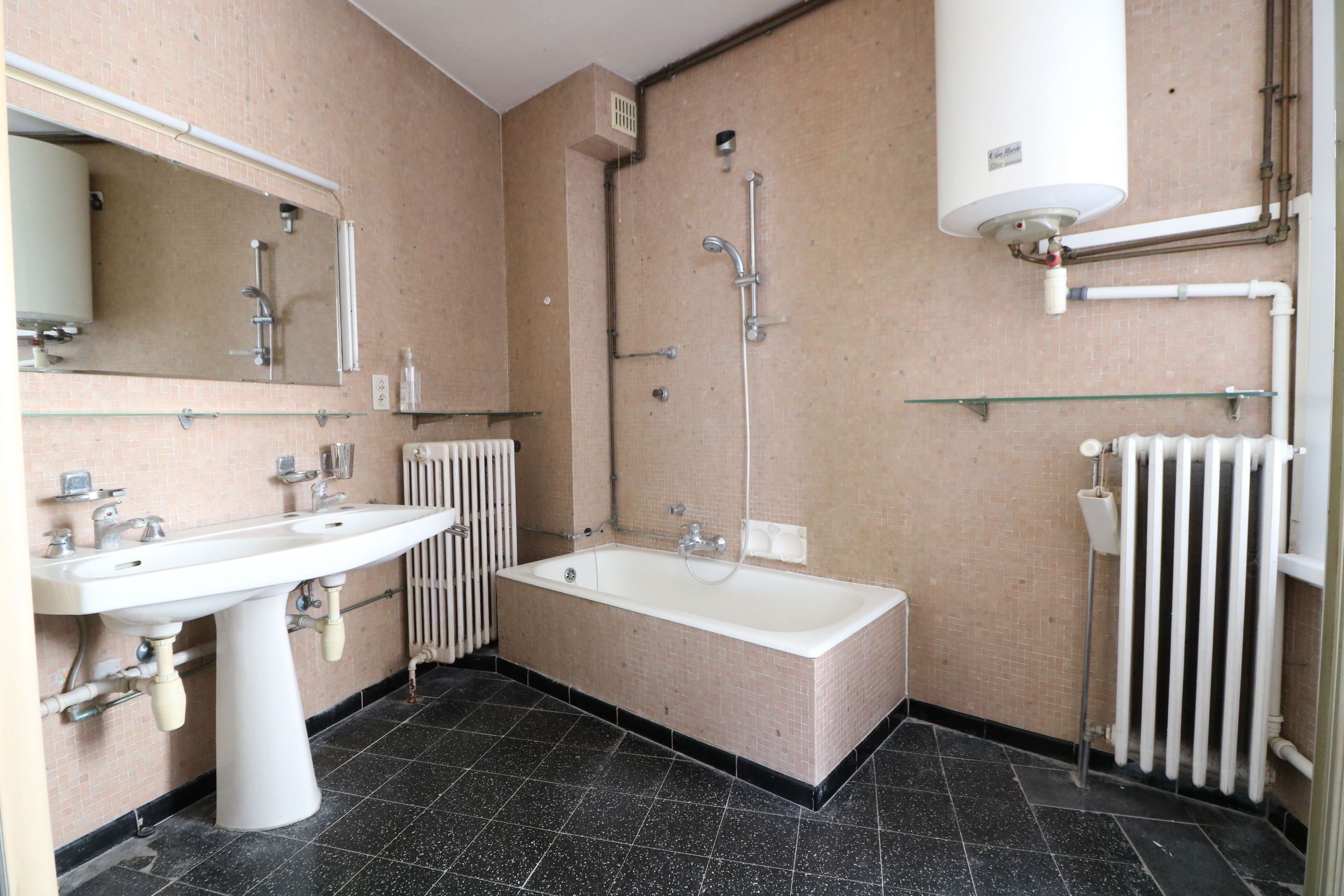 Ruim 2-slaapkamerappartement, op wandelafstand van het centrum.  foto 8