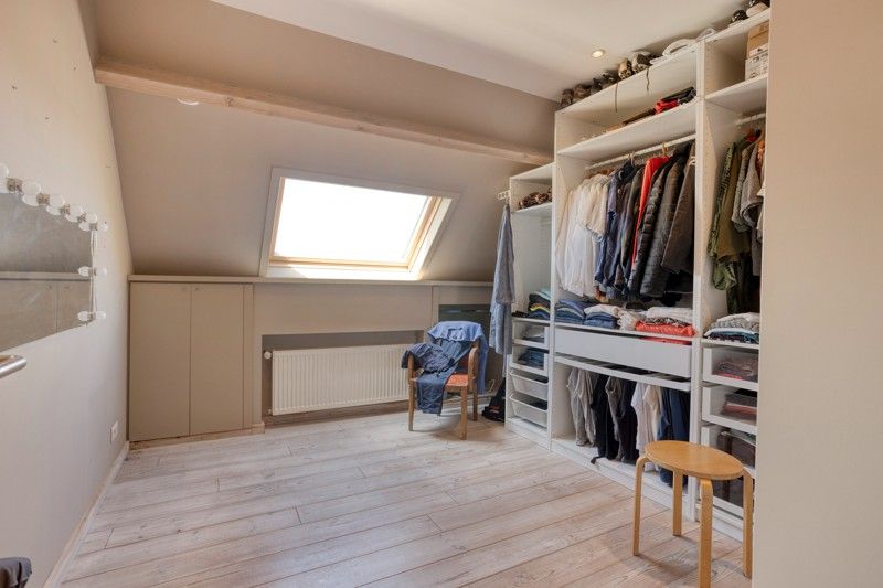 Ruim en charmant dakappartement met 3 slaapkamers en garage TE KOOP in hartje WAKKEN! foto 14
