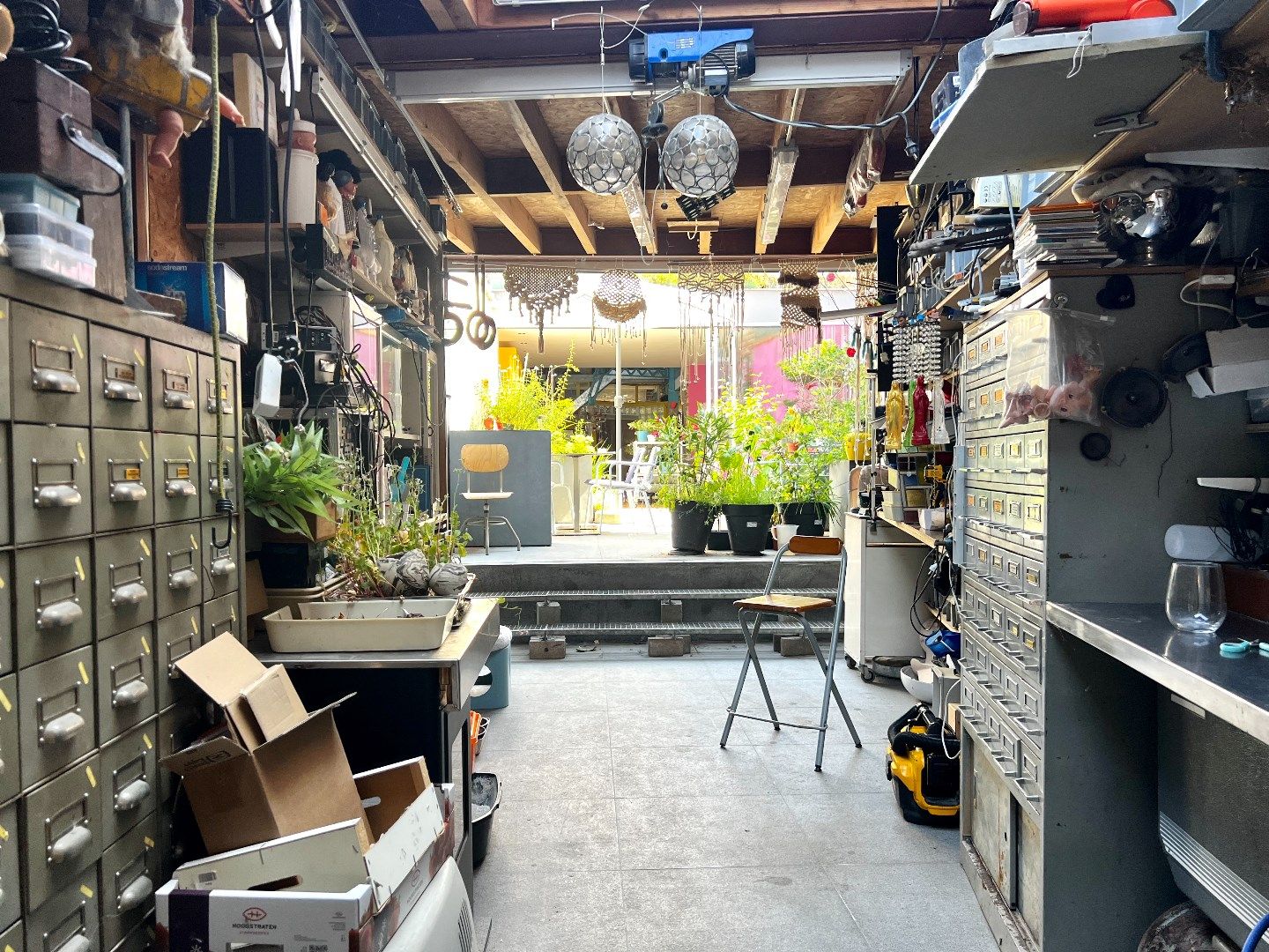 Kleurrijk, karaktervol en compleet uniek huis te koop pal in het centrum te Heule! foto 19