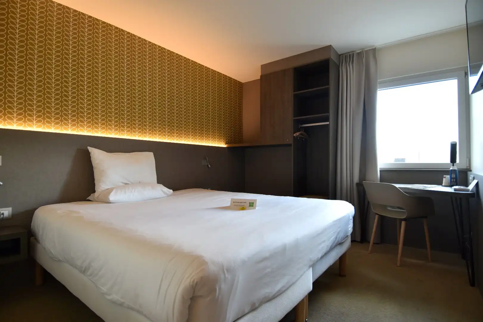 Hotelkamer in Ibis Styles Kortrijk Expo. Opbrengsteigendom zonder zorgen met mooi rendement! foto 2