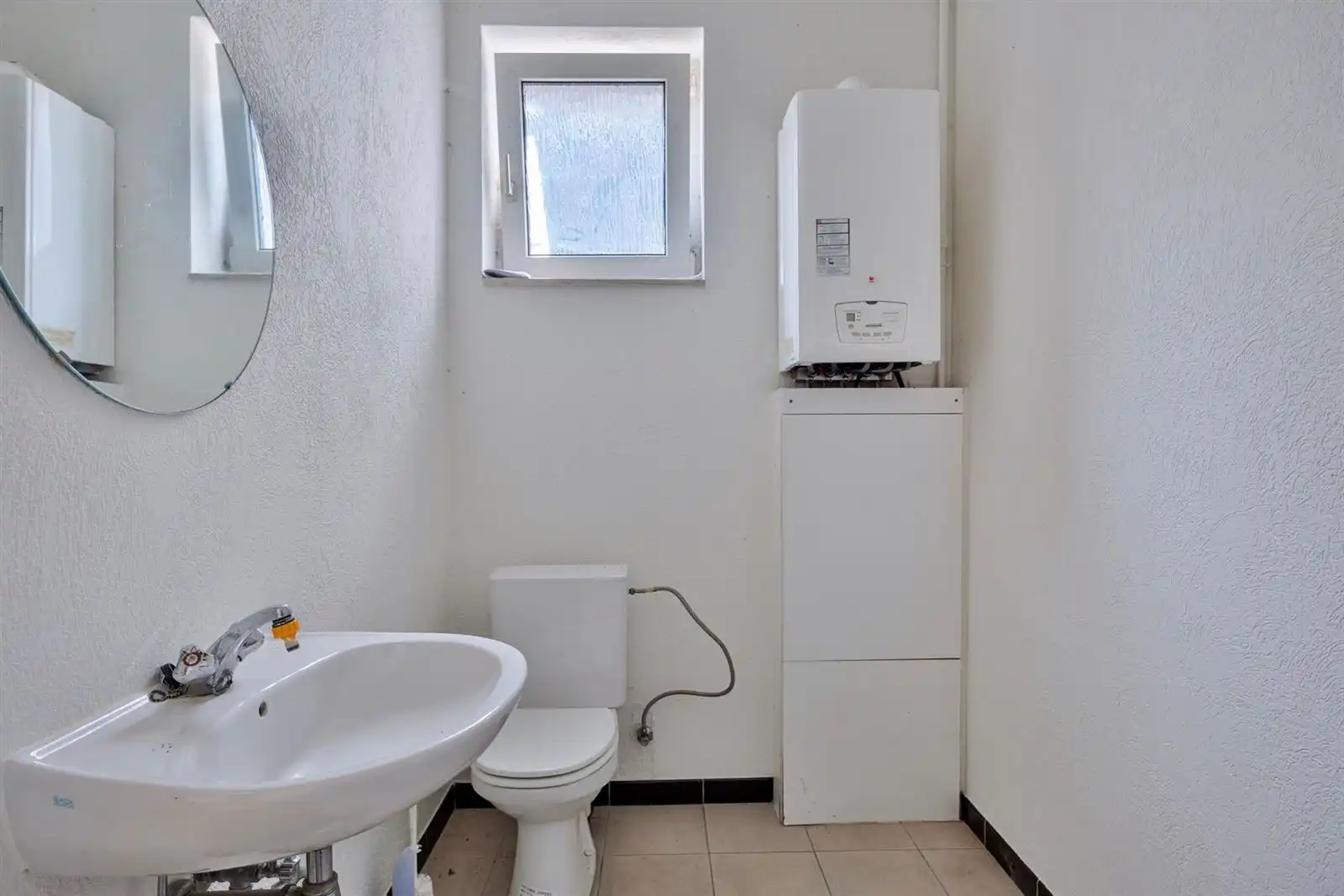 Kantoorruimte TE KOOP in het centrum van Lennik foto 10