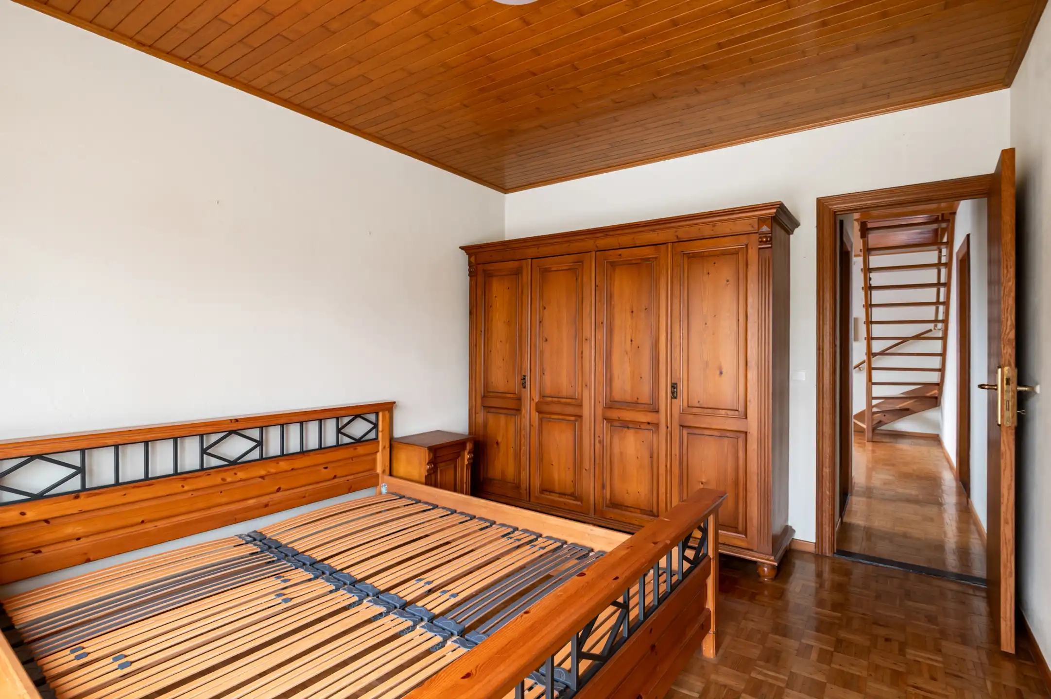 Charmante woning met grote tuin foto 10