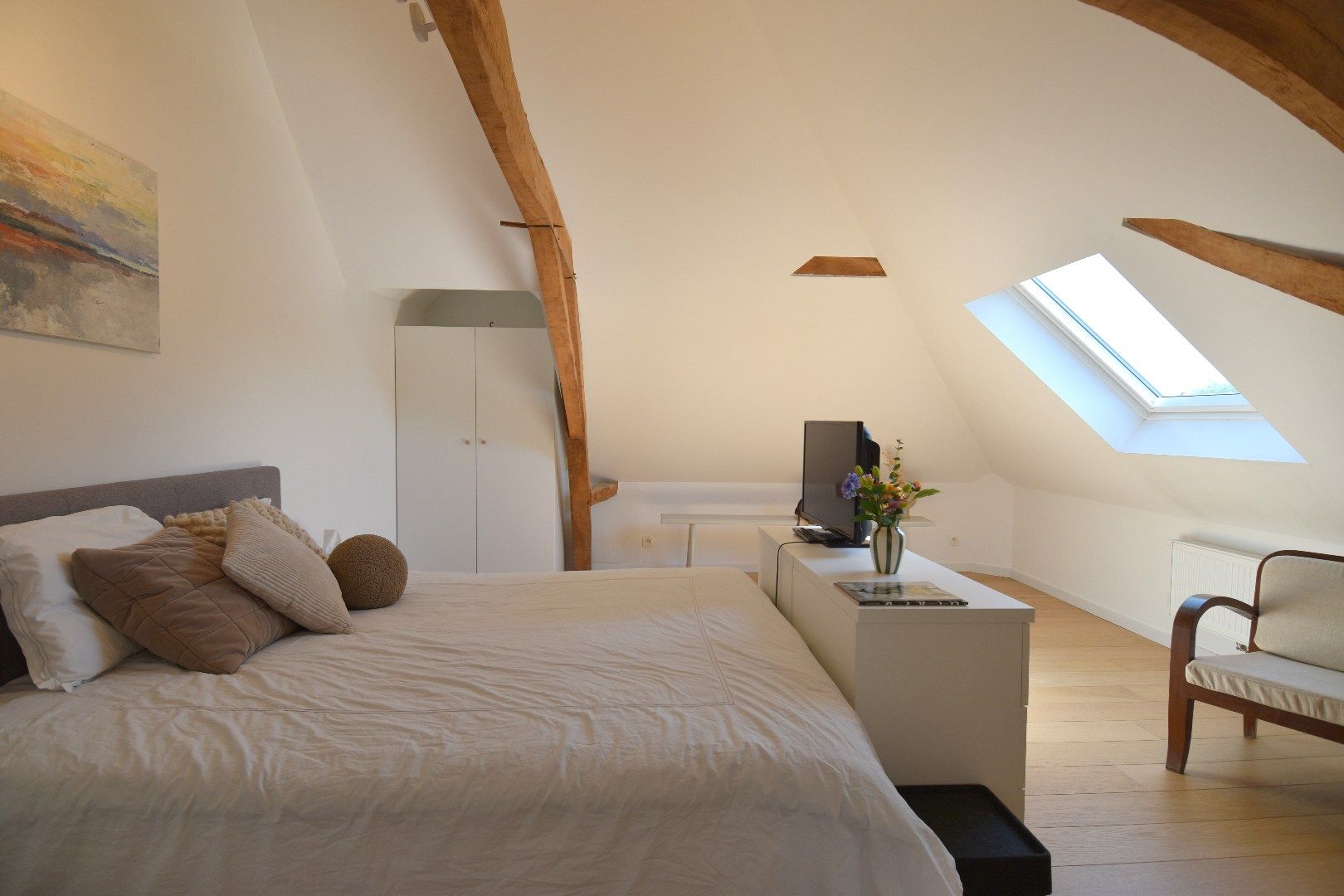 Unieke herenwoning met 5 slaapkamers, zonnige tuin én zwembad op perceel van 738 m² te koop in Kooigem foto 17