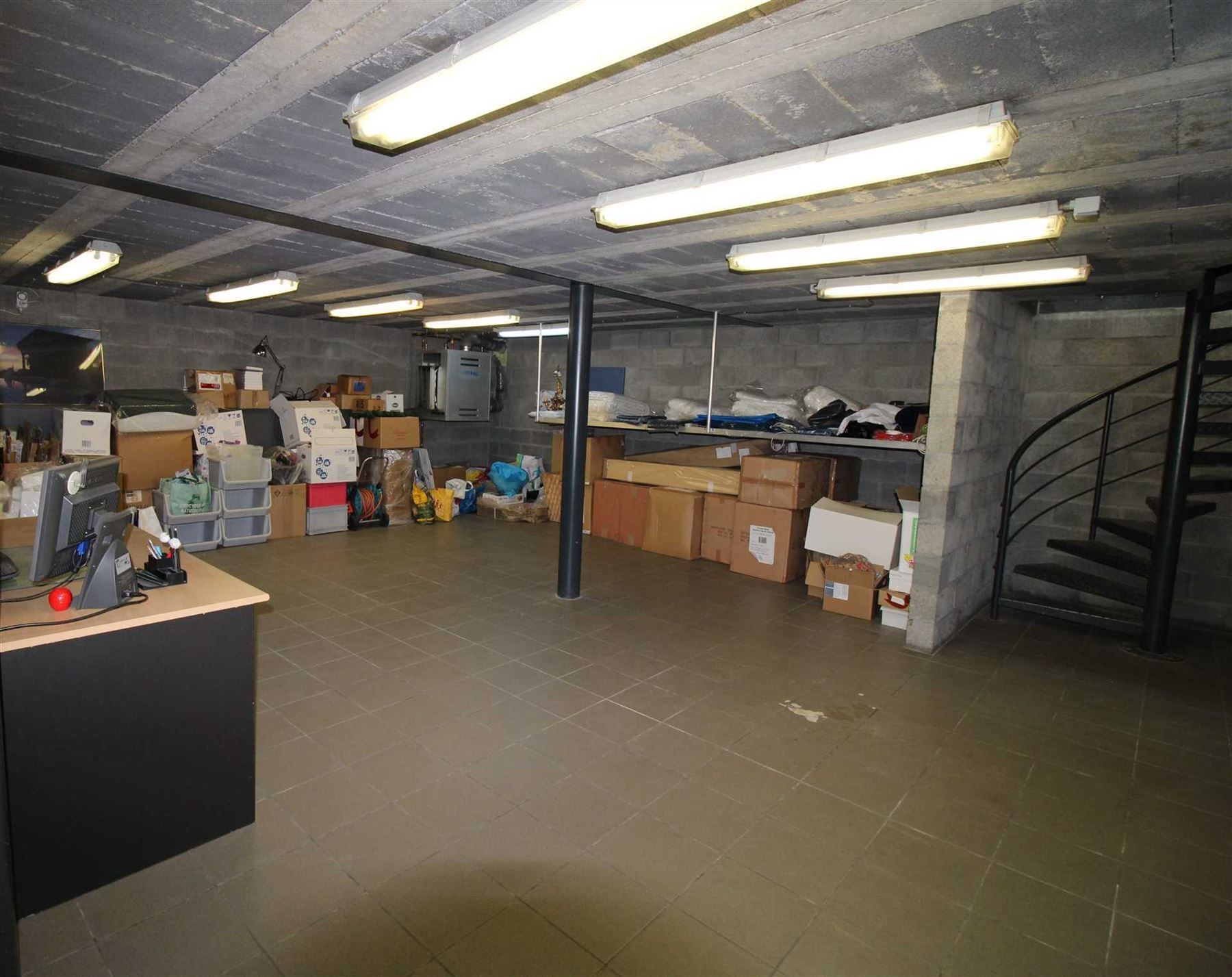 Handelspand met ruime woonst! foto 16