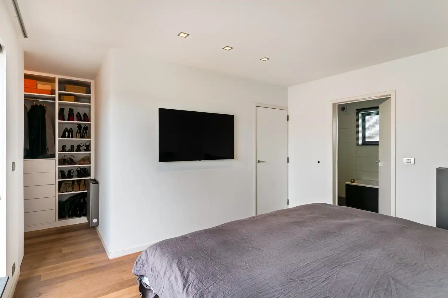 Ruime, exclusief afgewerkte woning met zwembad op Toplocatie te Berlaar foto 17