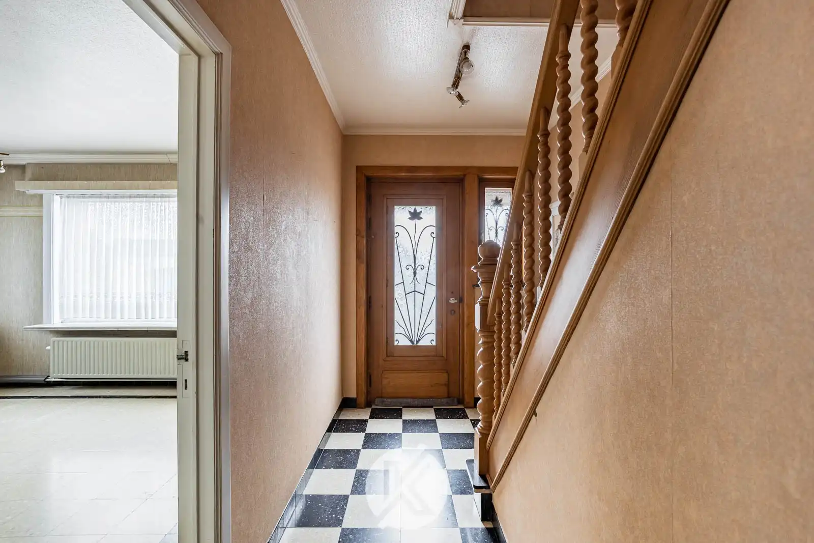 Vrijstaande, robuuste woning nabij het centrum foto 5