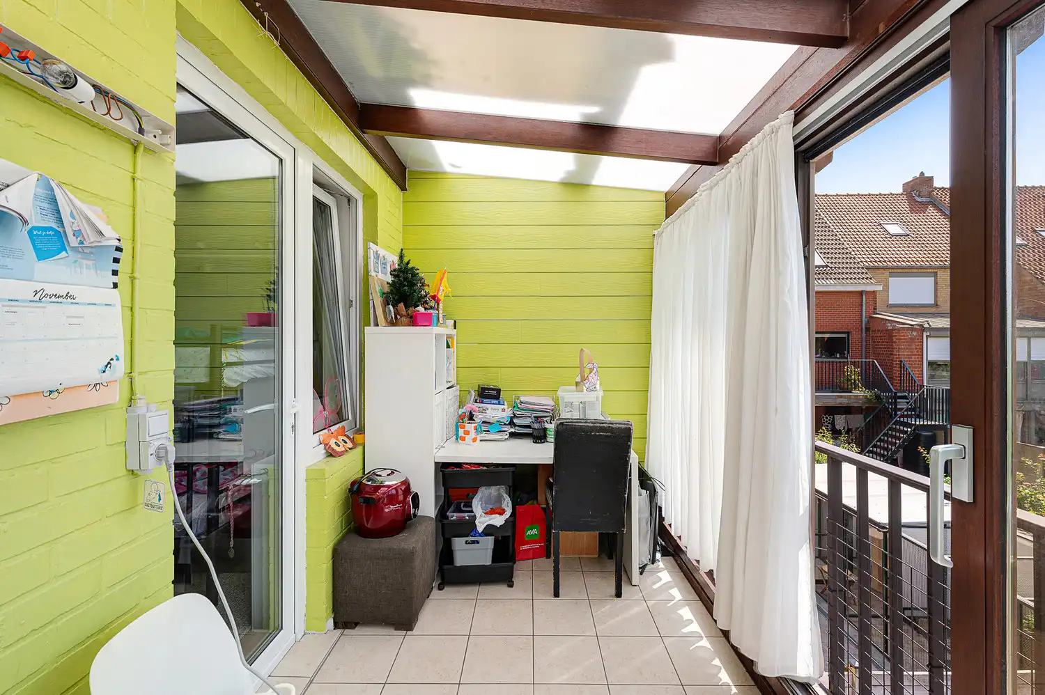 Rustig gelegen bel-etage woning met heel grote garage, oprit en zonnige koer in het centrum van Heist foto 13