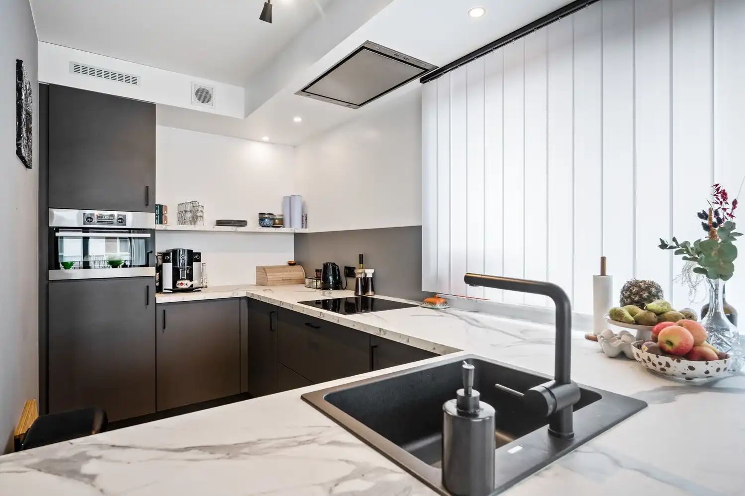 Recent 2-slaapkamerappartement met terras op rustige ligging in Borsbeek. foto 6