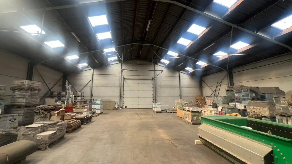 Showroom met kantoor en stockageruimte te huur in de haven van Gent foto 14