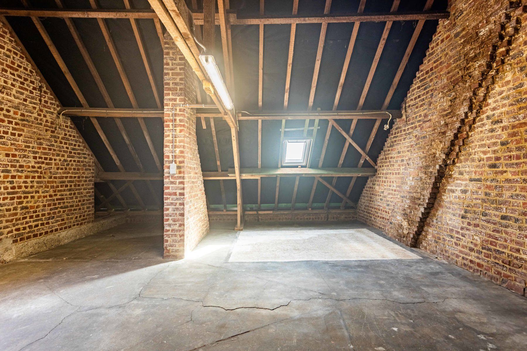 Te renoveren HOB, tuin, garage en uitbreidingsmogelijkheden foto 14