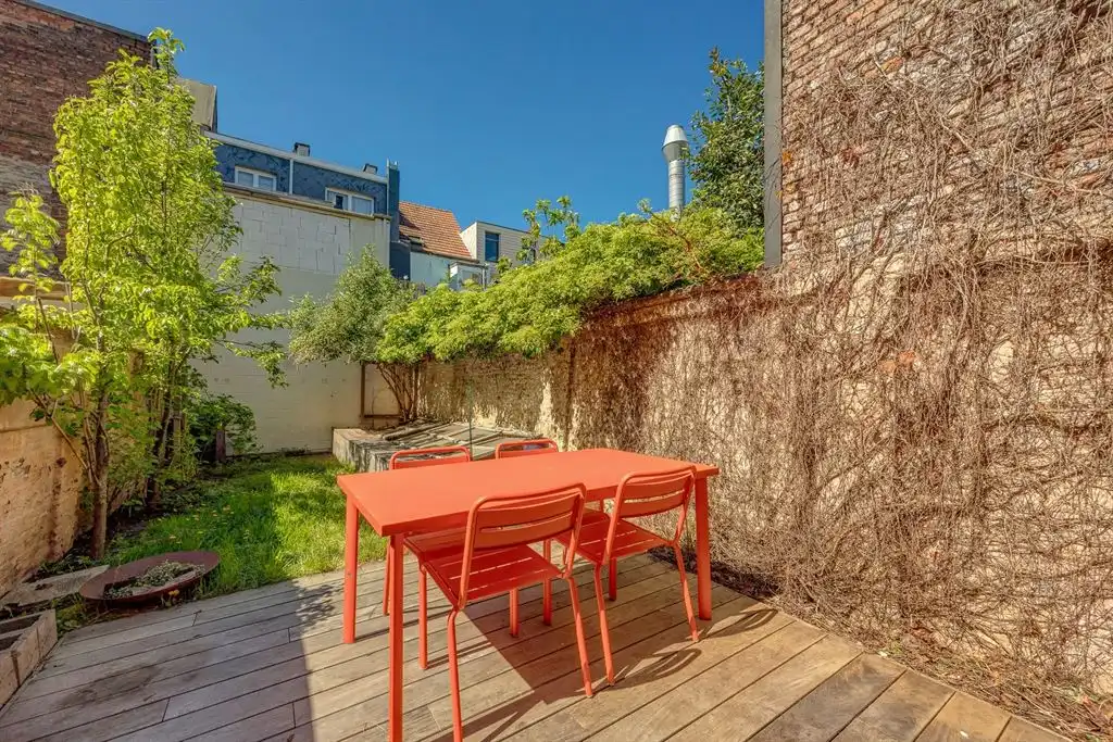 Piekfijn gerenoveerd huis met zonnige stadstuin vlakbij Park Spoor Noord  foto 5
