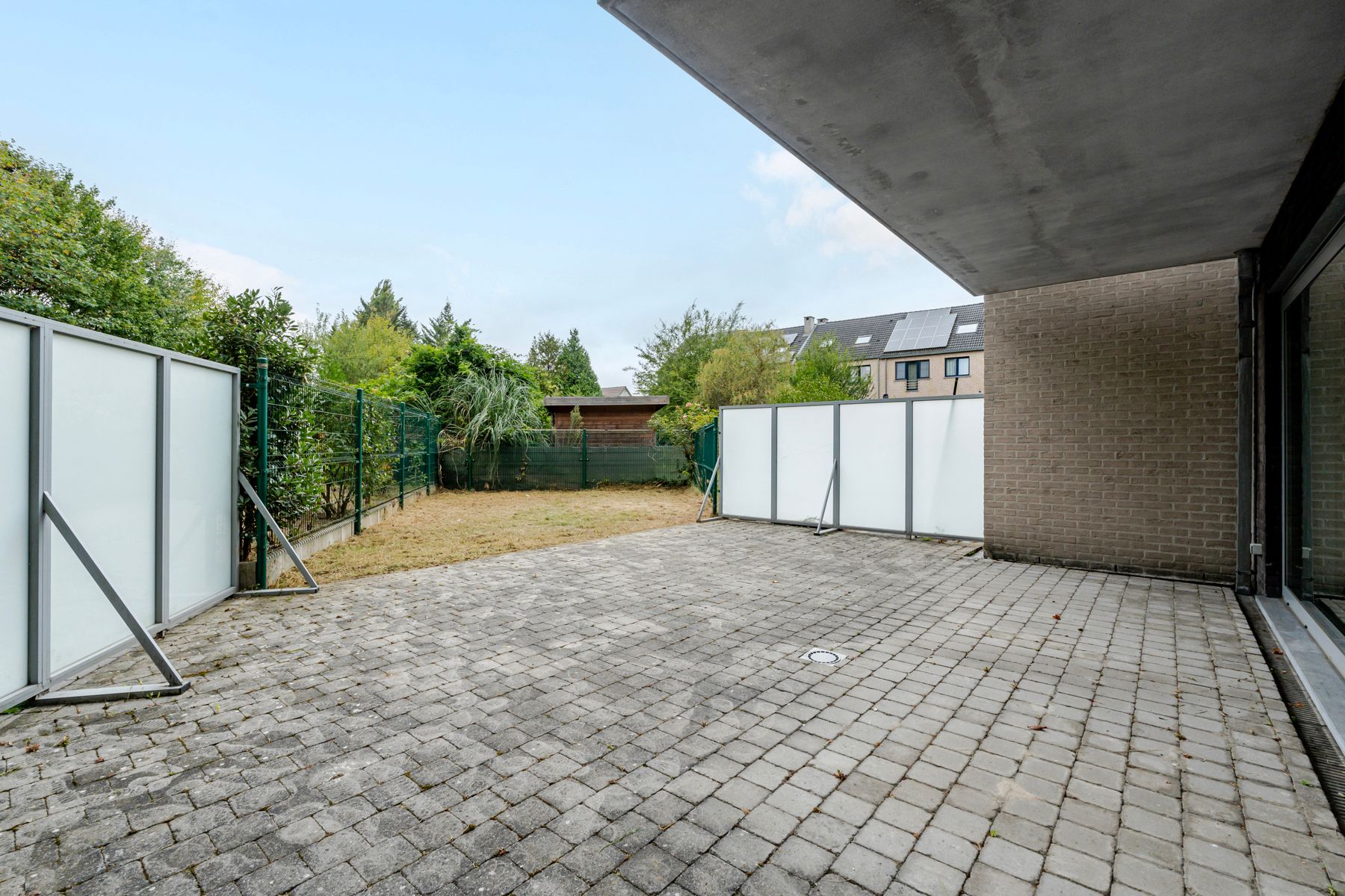 Instapklaar 2 slaapkamer appartement met grote tuin foto 6