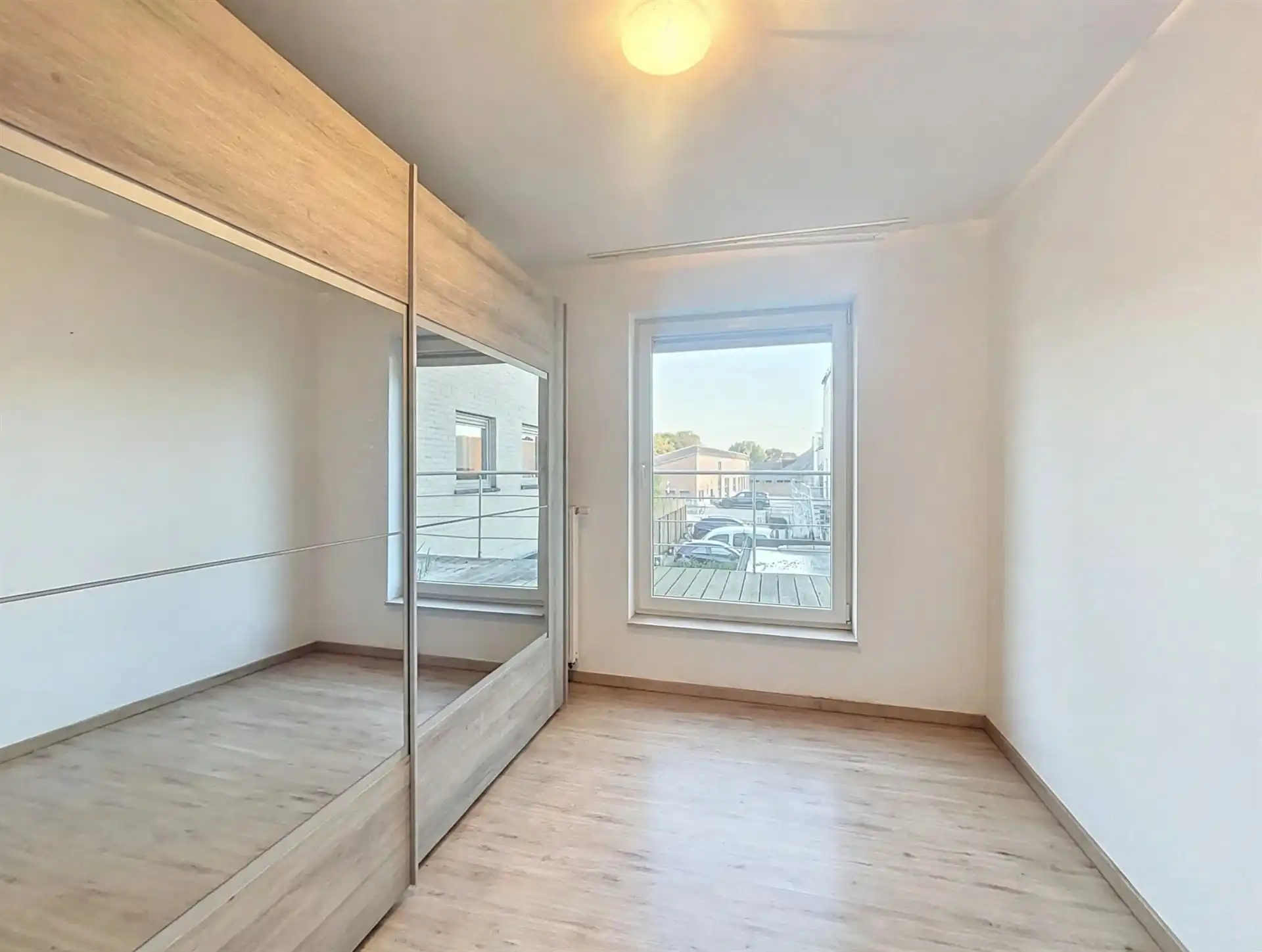 Recent en instapklaar 2 slaapkamer-appartement met 2 terrassen en  overdekte autostaanplaats foto 9