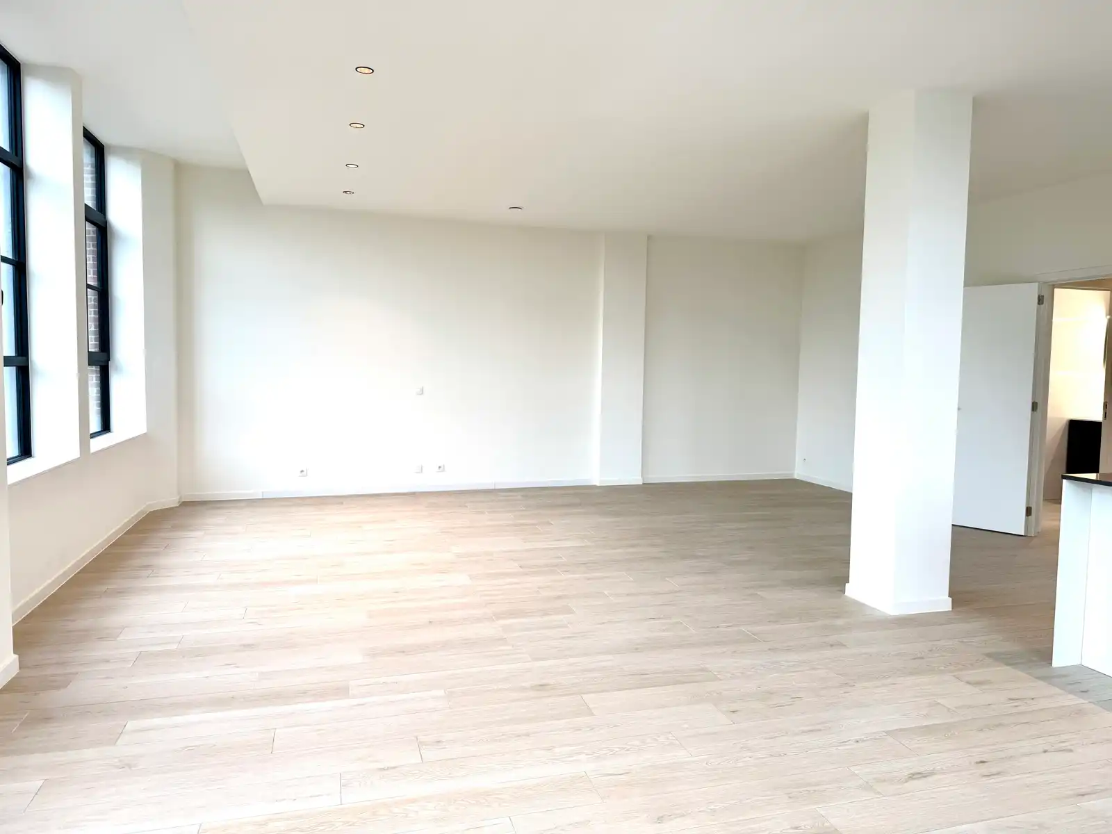 Ruim appartement met 3 slaapkamers foto 4