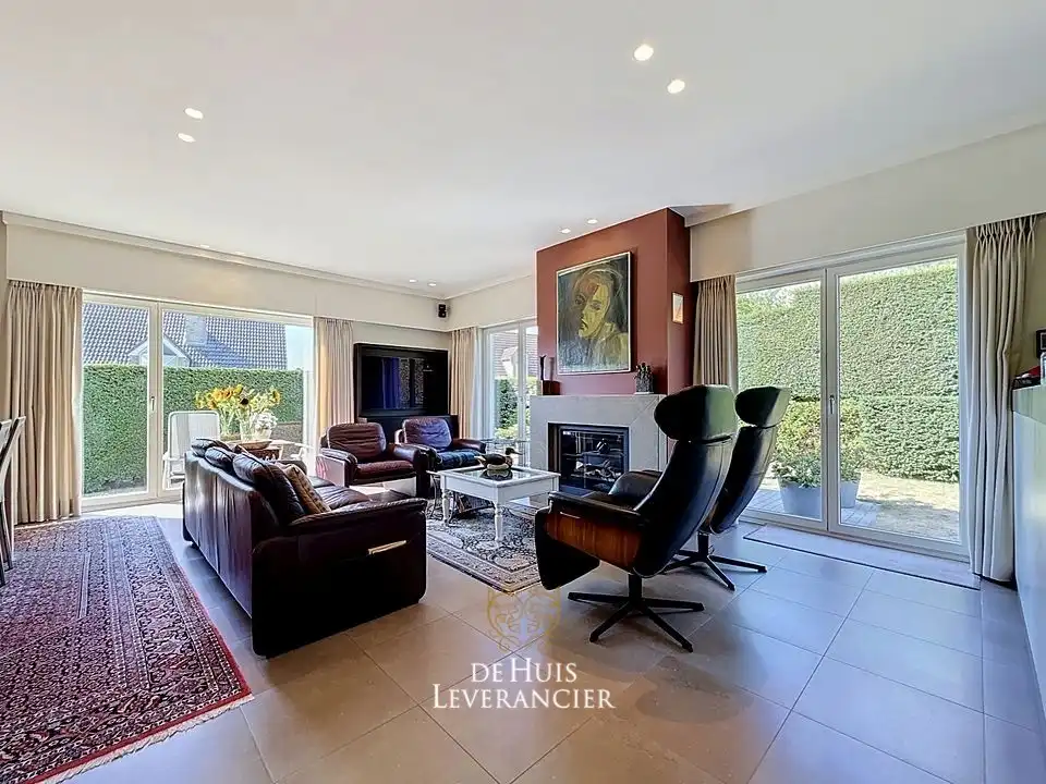 Kom levenslang genieten aan zee in deze instapklare gelijkvloerse villa op uitzonderlijke toplocatie in Oostduinkerke! foto 12