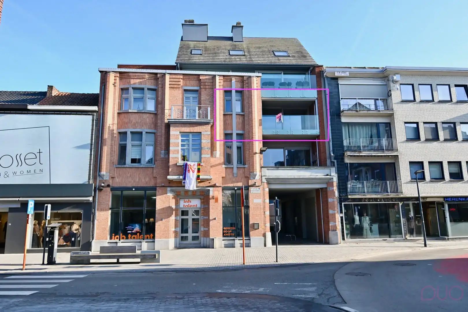 Modern appartement met twee slaapkamers en autostaanplaats foto 17