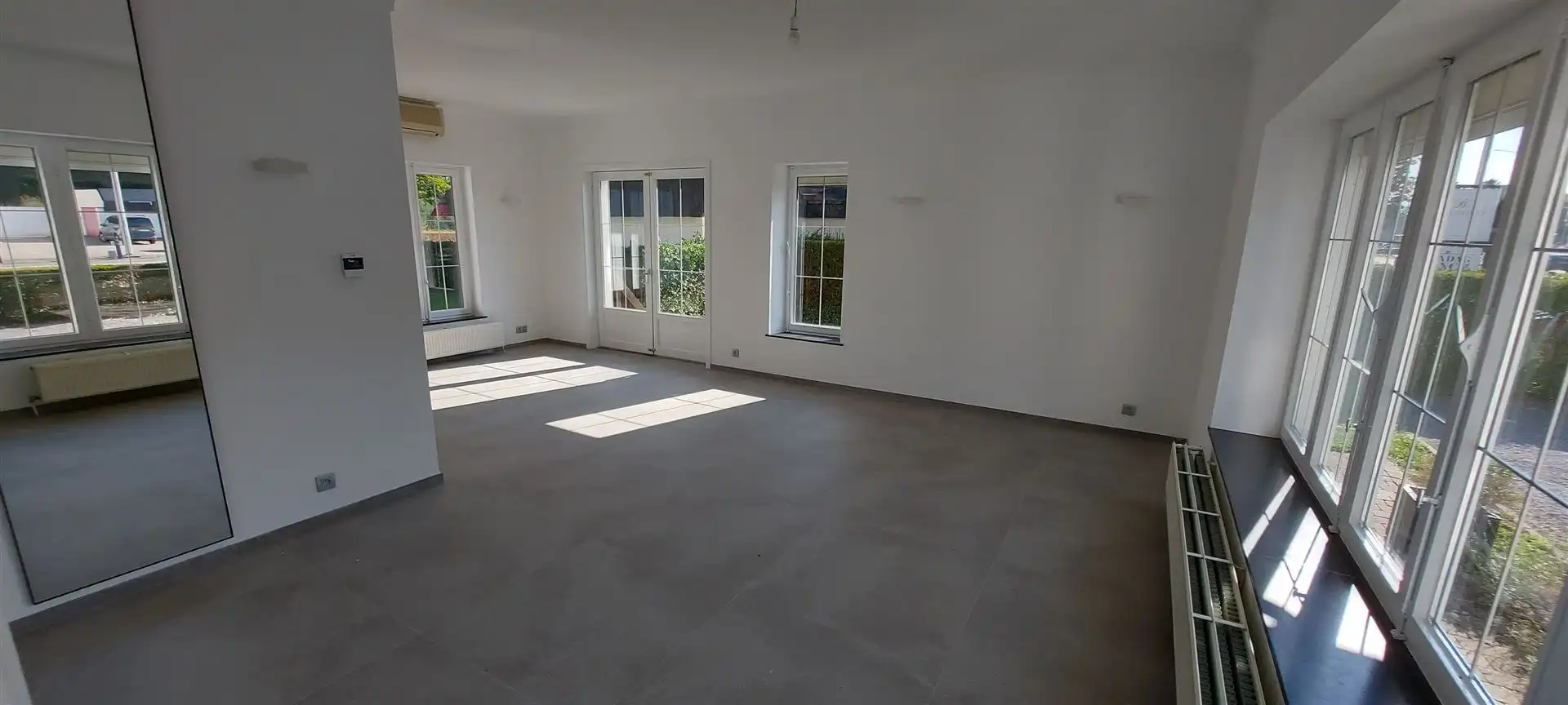 Handelsruimte met woonst foto 3