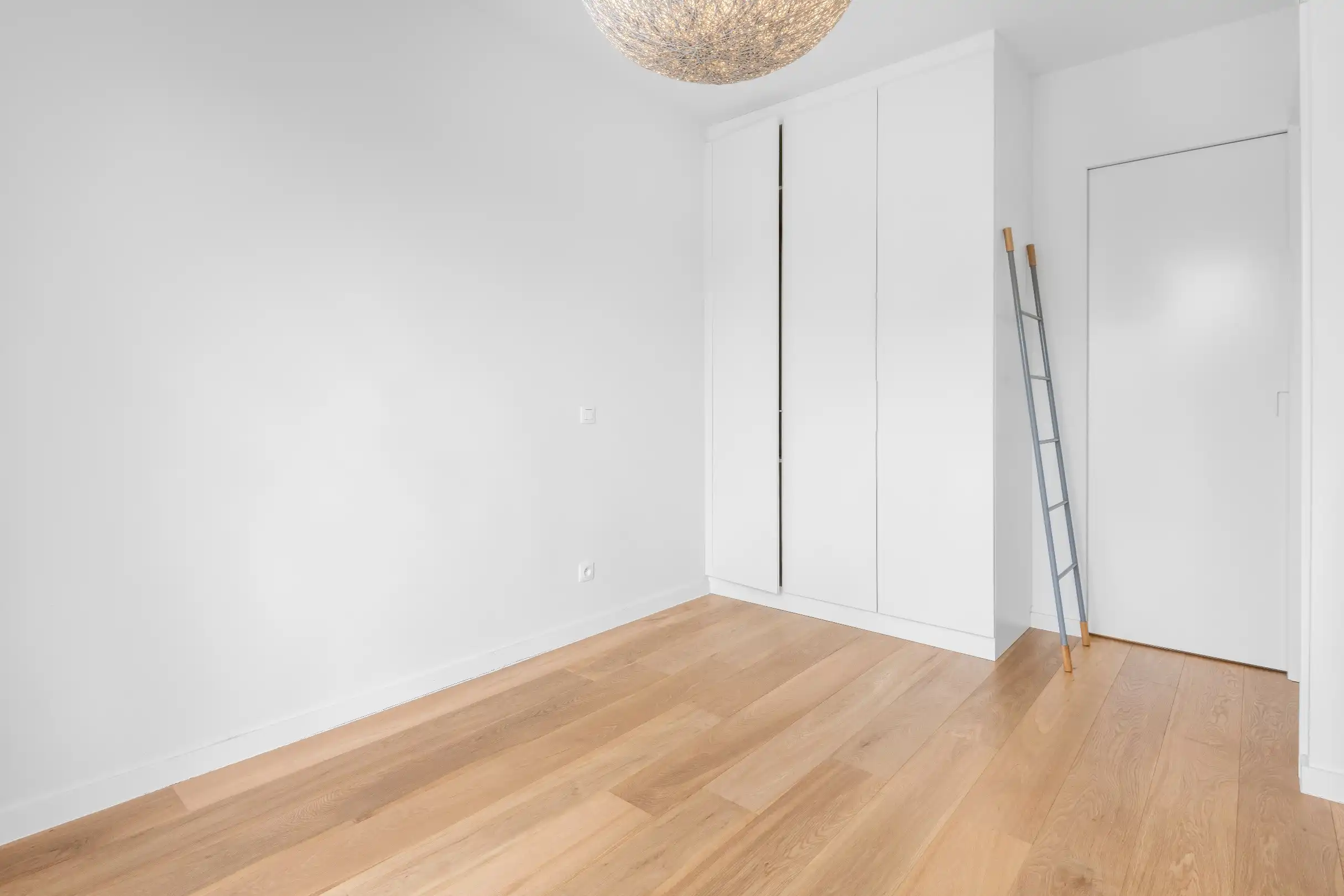 Luxueus afgewerkt nieuwbouwappartement vlakbij de Zeedijk en het Rubensplein. foto 12