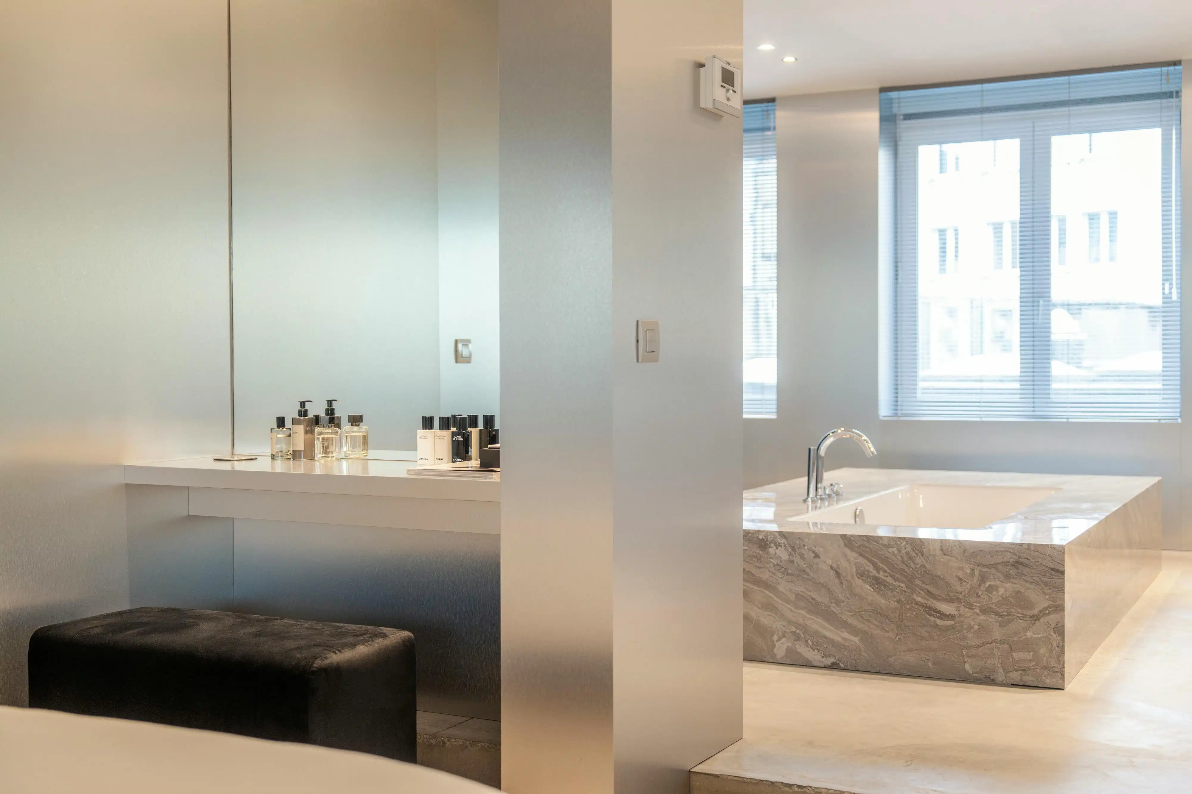 Uniek designappartement (192m²) te koop in hartje Kortrijk foto 6