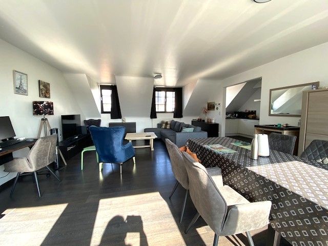 RUIM (131m²) INSTAPKLAAR  APPARTEMENT MET 2 SLAAPKAMERS, TERRAS, ONDERGRONDSE AUTOSTAANPLAATS EN KELDER foto 5