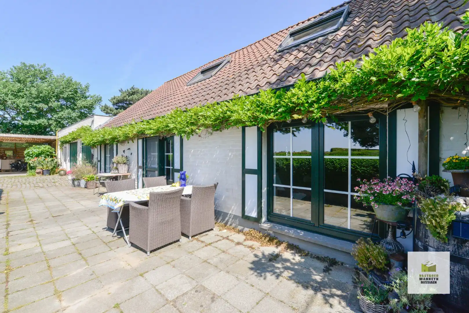 Idyllisch gelegen woning op 3.928 m2 met natuurlijke zwemvijver en 360° vergezicht foto 27