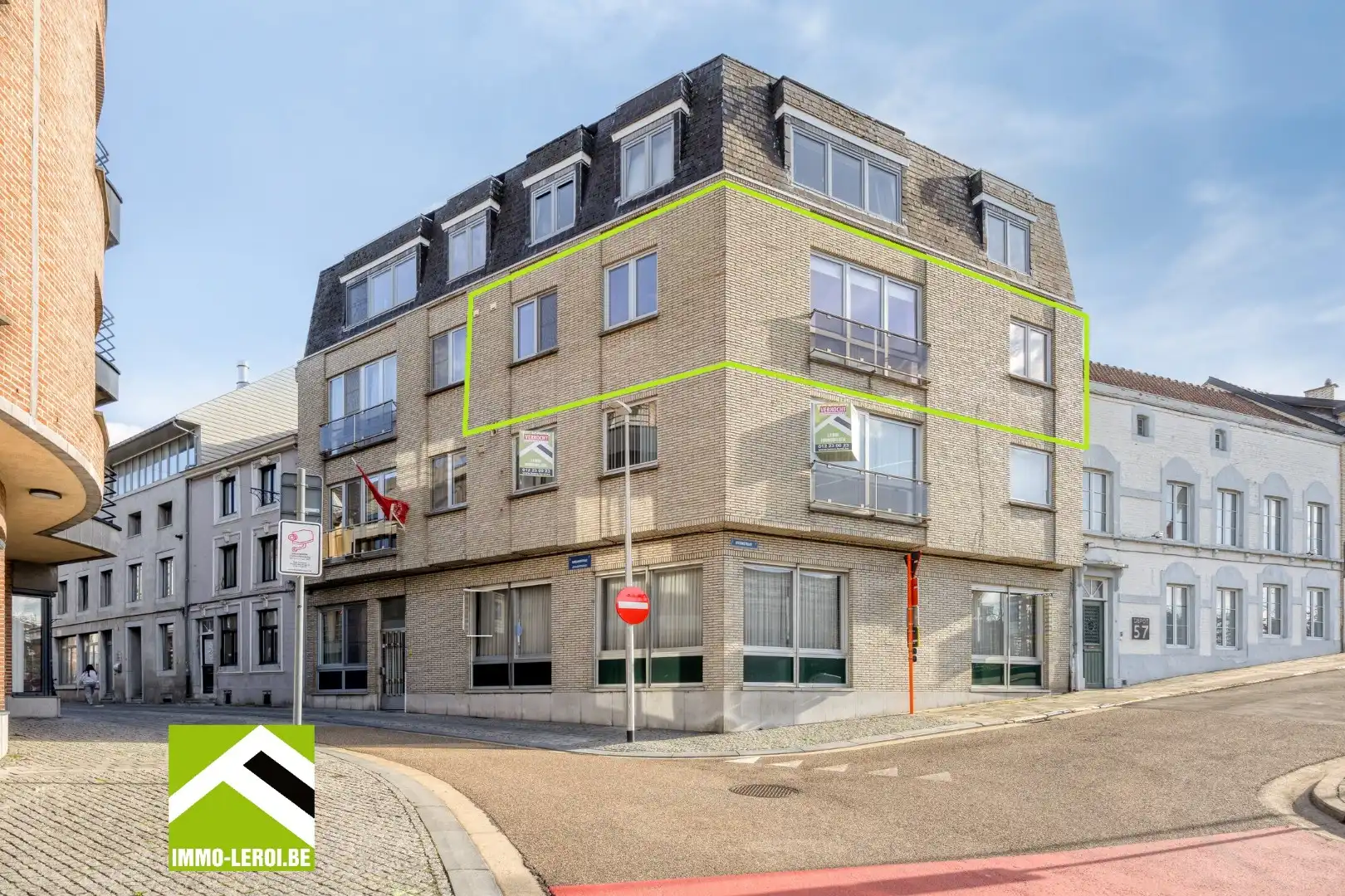 Ruim appartement met zonnig terras, stadscentrum Tongeren - centrale ligging en open uitzicht foto {{pictureIndex}}