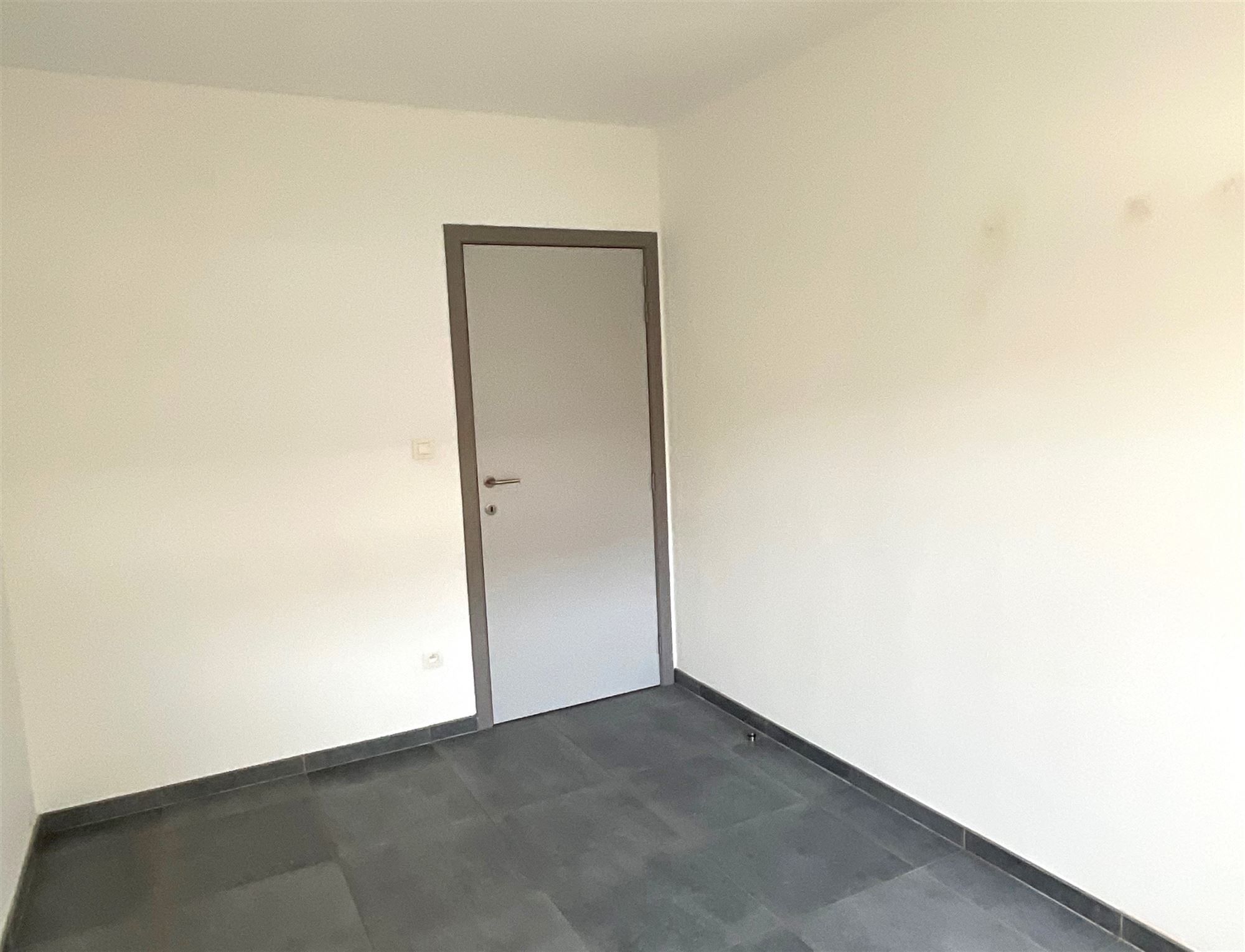 Recent appartement met 2 slaapkamers foto 14