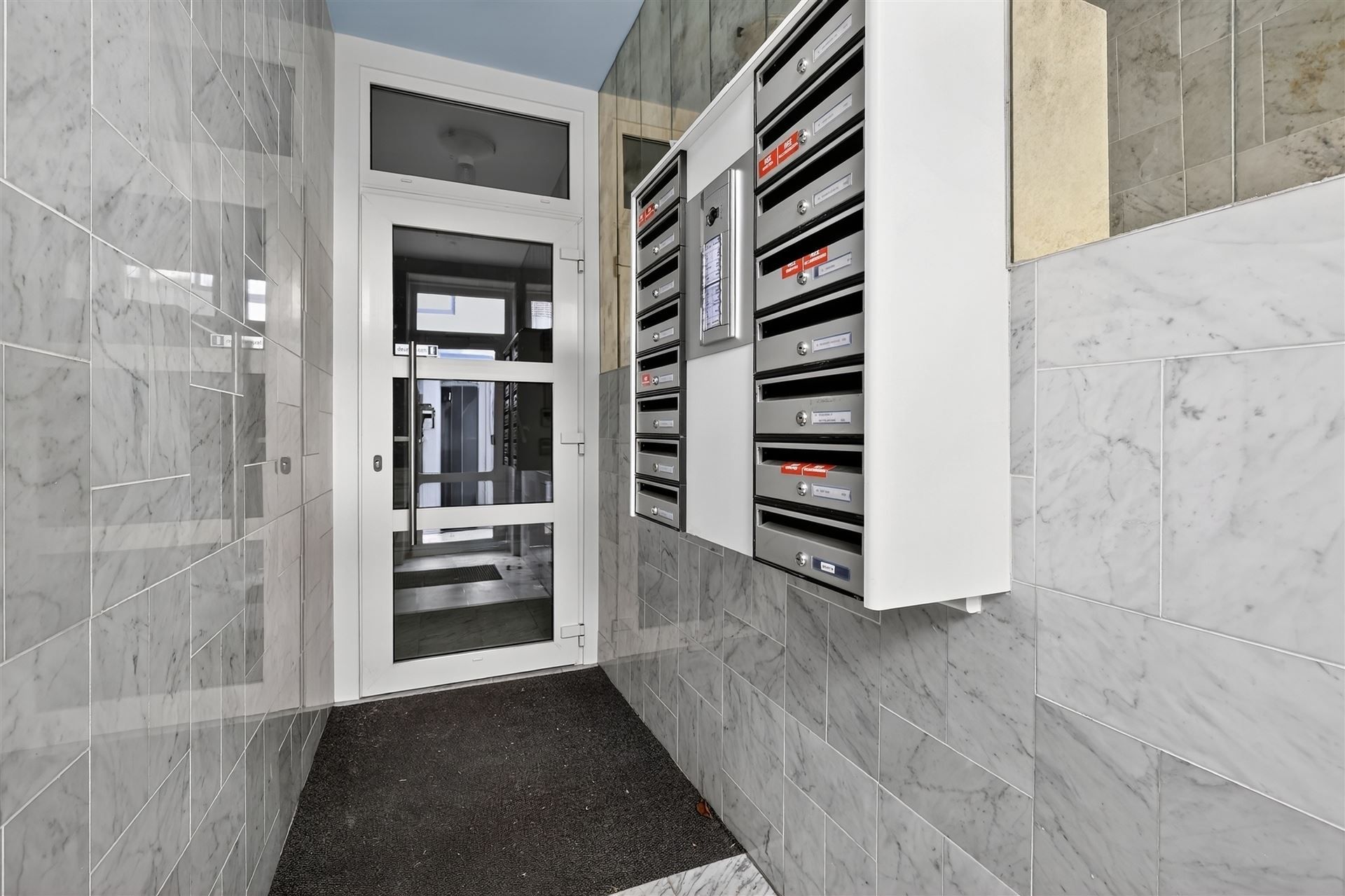 SLAAPHOEK / CENTRALE LIGGING foto 20