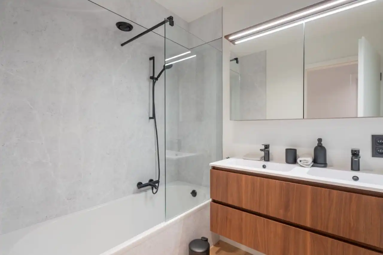 Volledig gerenoveerd, lichtrijk appartement gelegen in een kleine residentie. foto 27