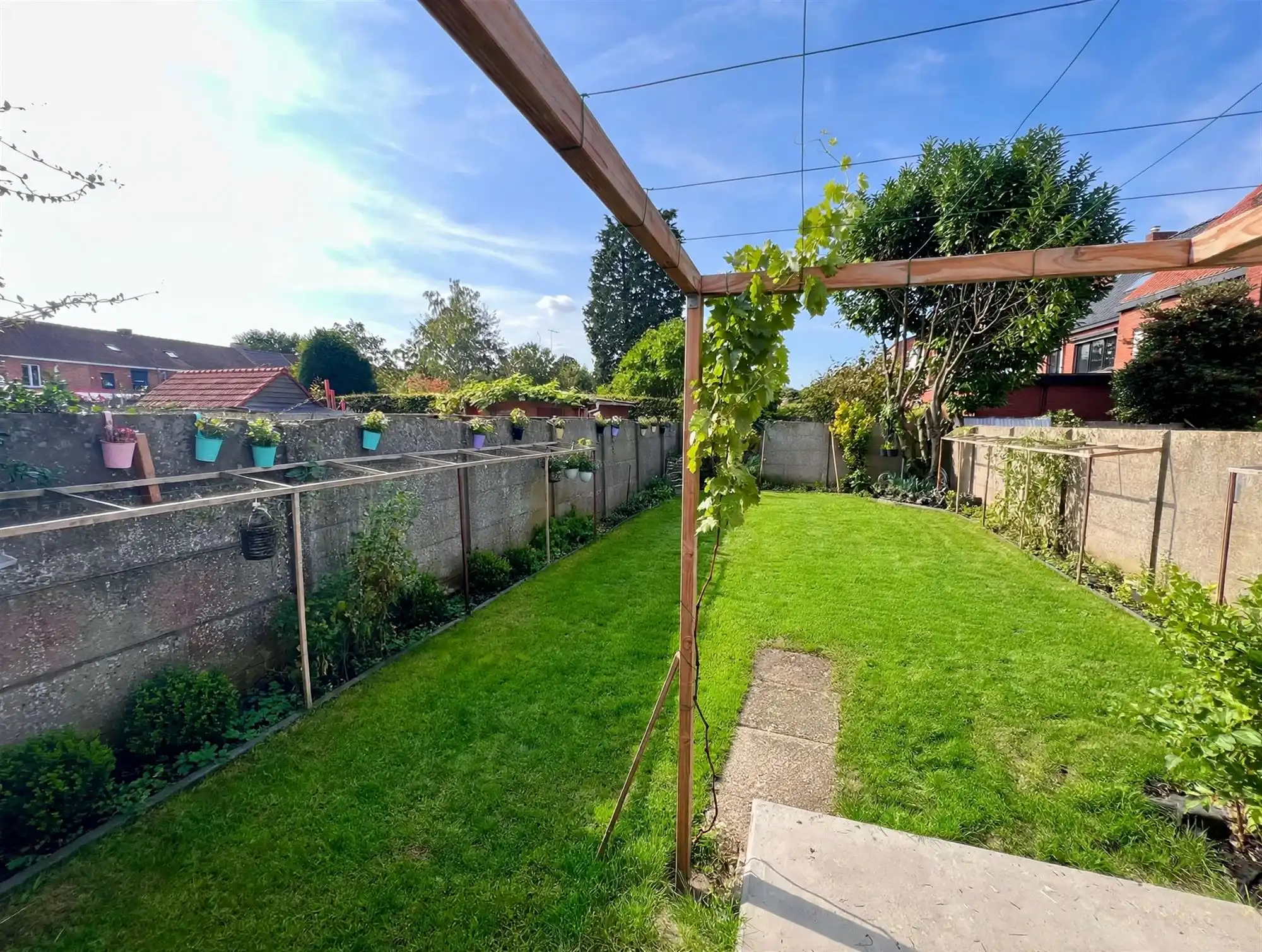 Huis met 5 slpks, 2 badk, dubbele oprit en tuin op 250 m² foto 11